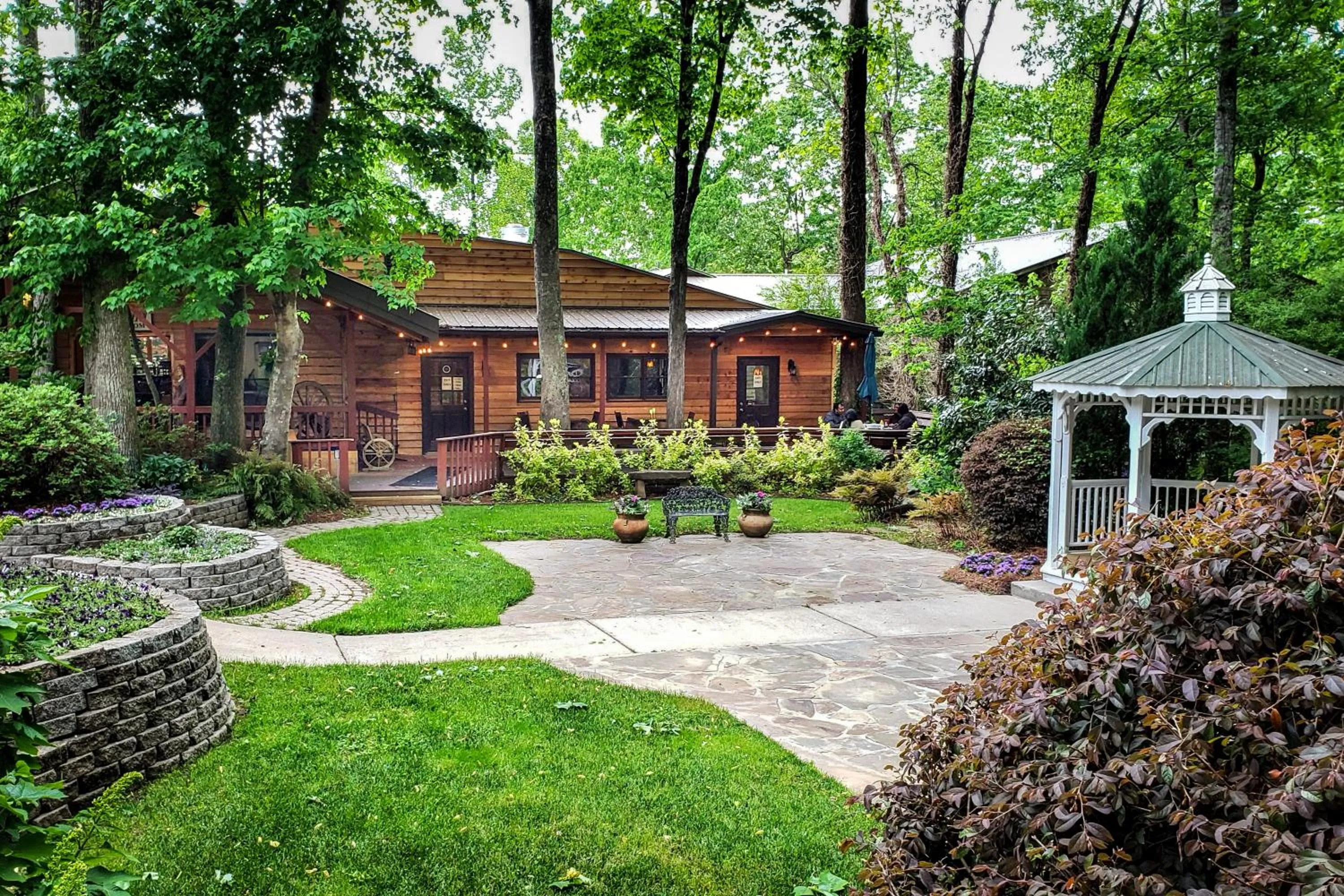 Restaurant/places to eat in Forrest Hills Mountain Resort