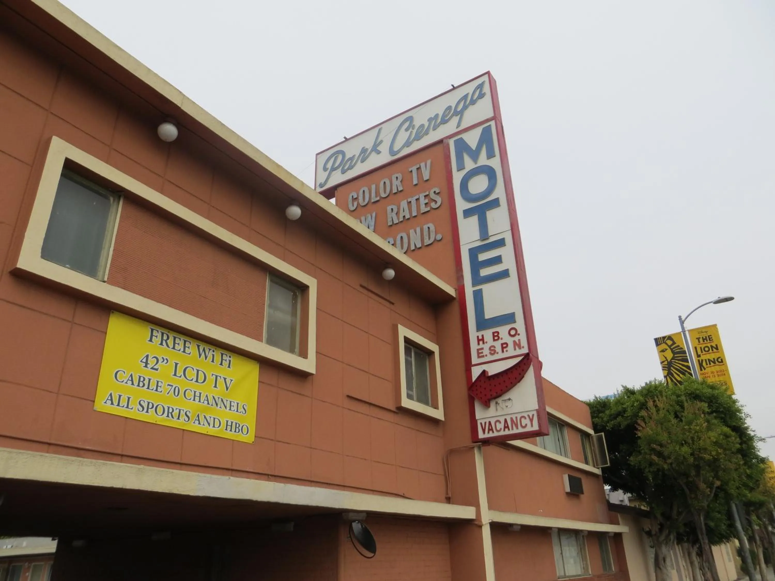 Facade/entrance in Park Cienega Motel