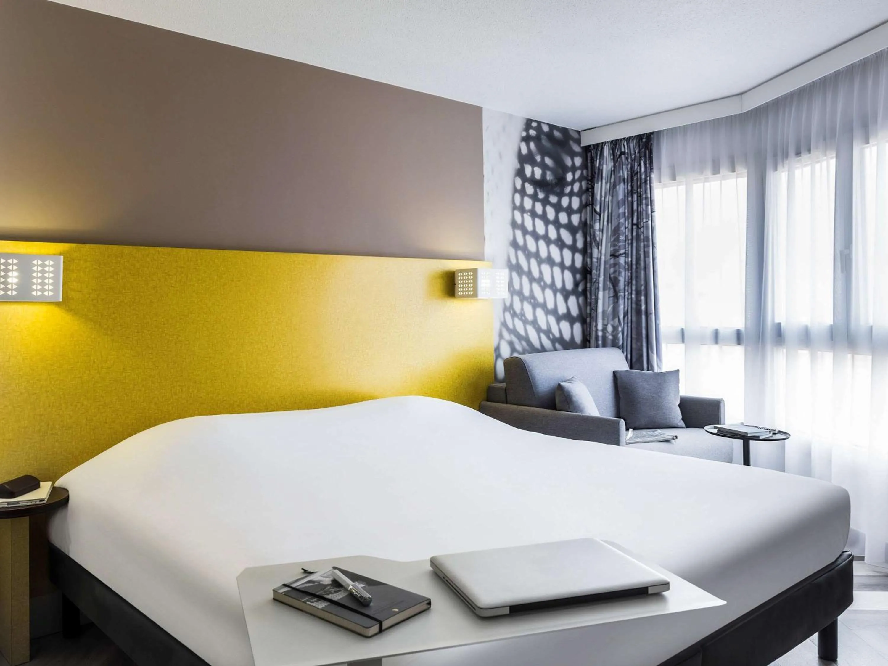 Photo of the whole room, Bed in Ibis Styles Nice Centre Port