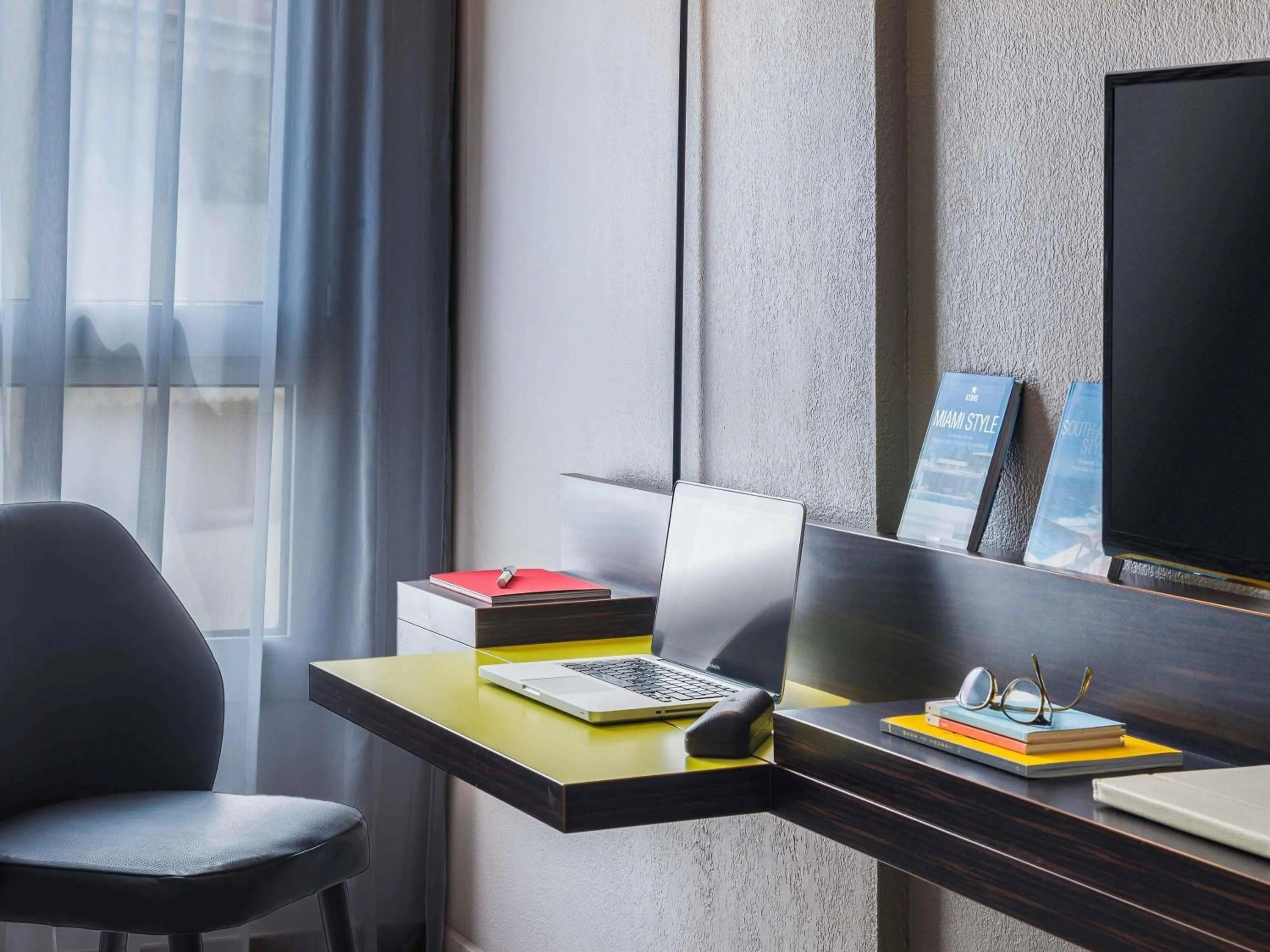 Bedroom in Ibis Styles Nice Centre Port