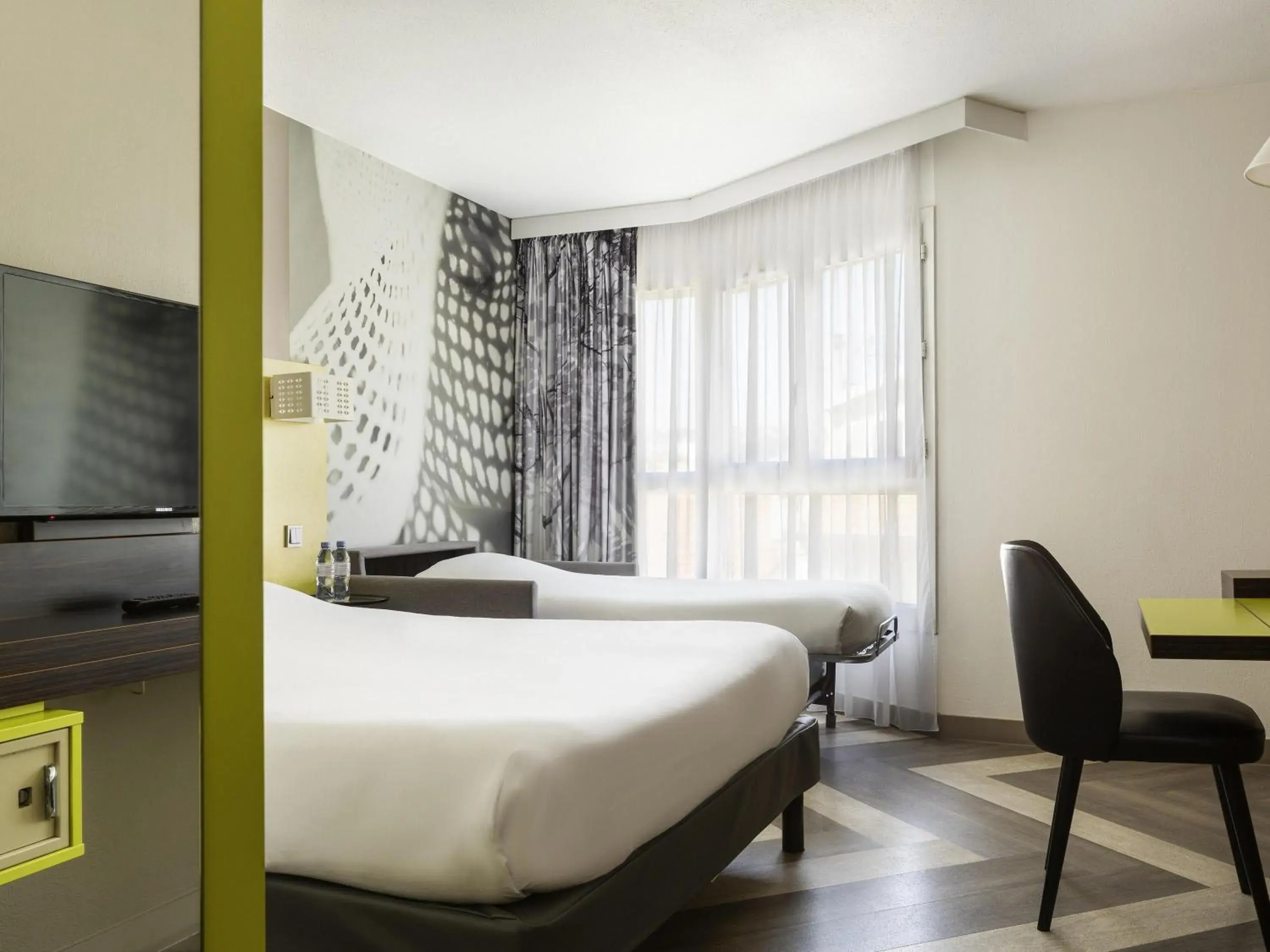 Standard Twin Room in Ibis Styles Nice Centre Port Standard Twin Room in Ibis Styles Nice Centre Port