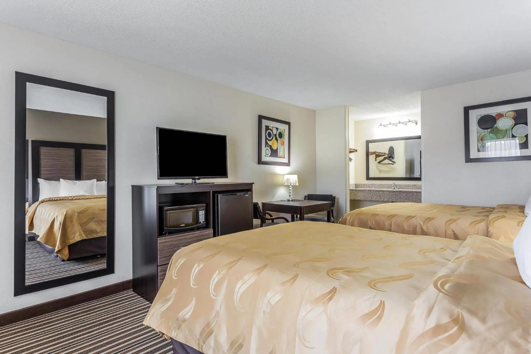 Bedroom, Bed in Quality Inn Aberdeen