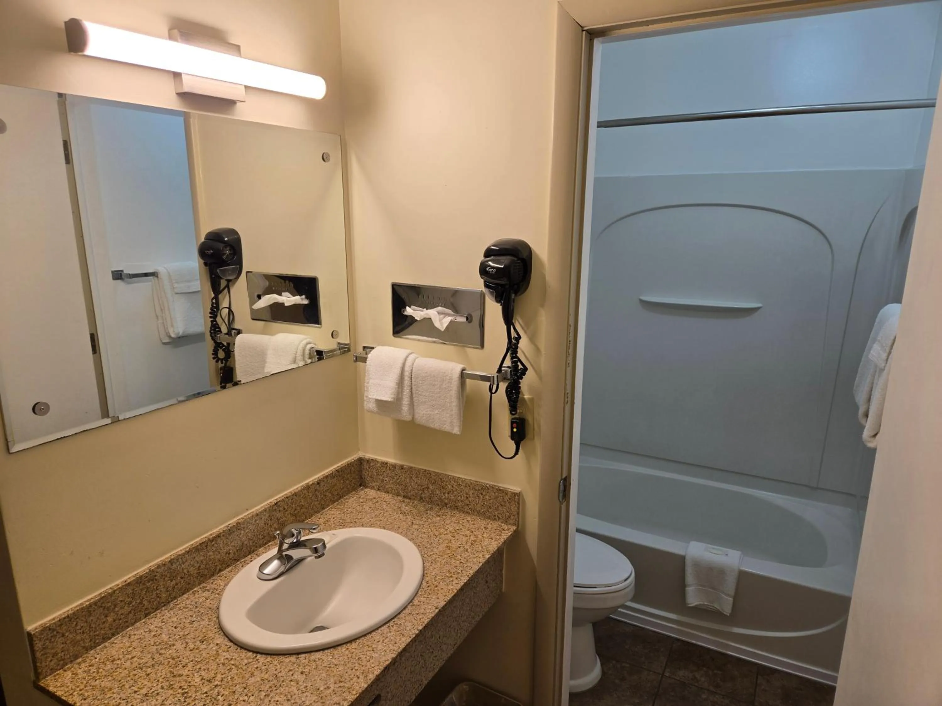 Travelers Lodge Marshall