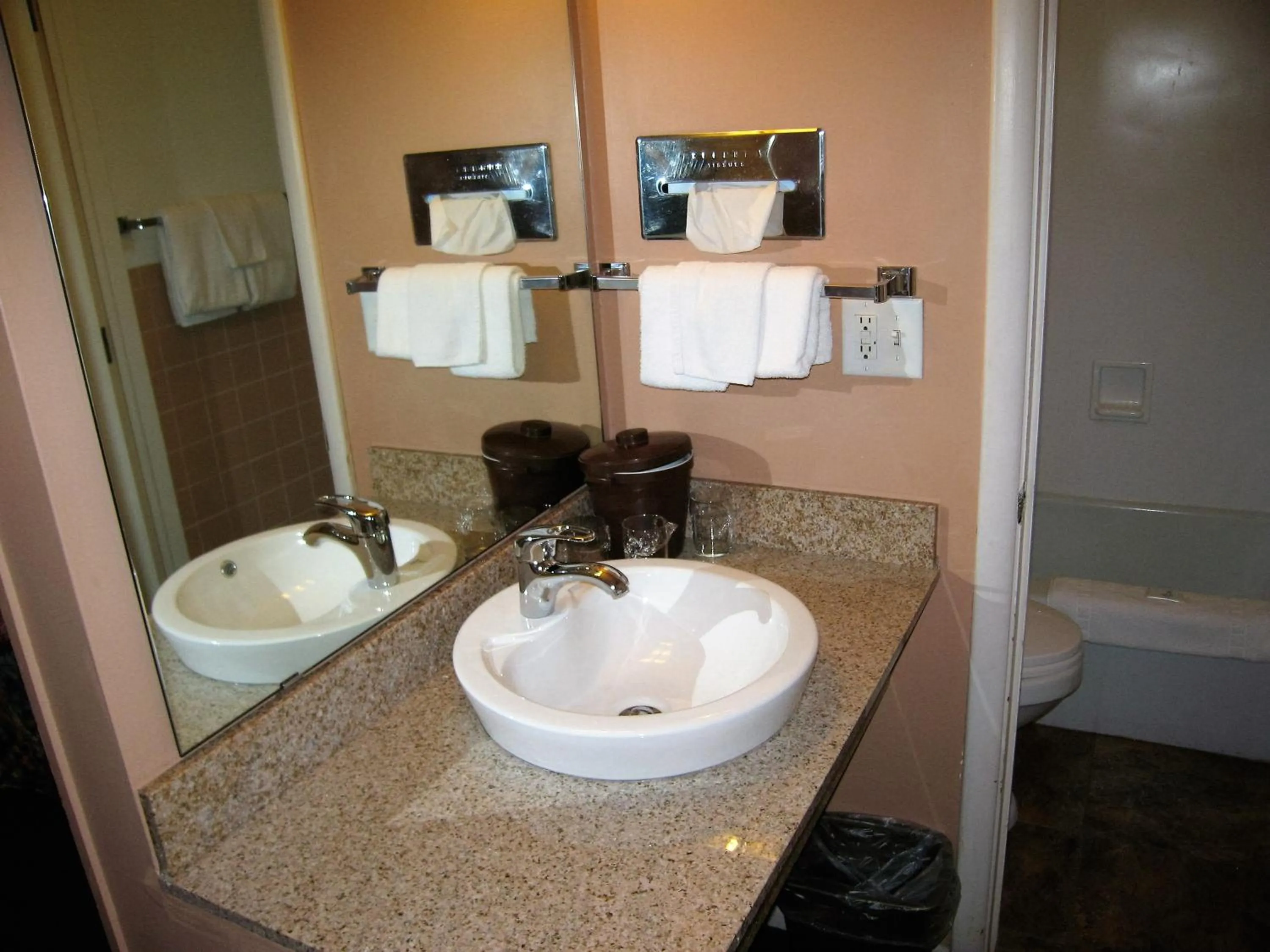 Bathroom in Travelers Lodge Marshall