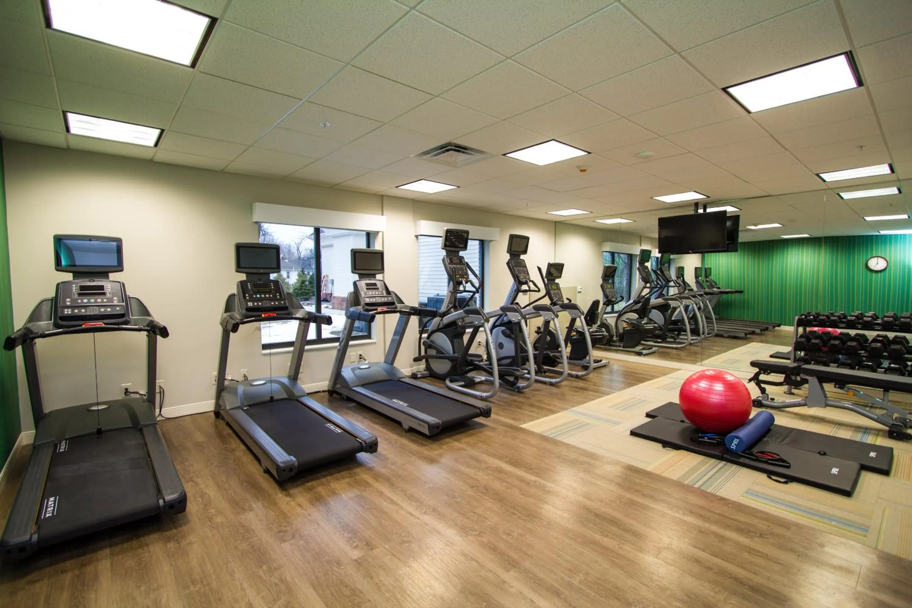 Spa and wellness centre/facilities in Holiday Inn Express Bordentown - Trenton South by IHG