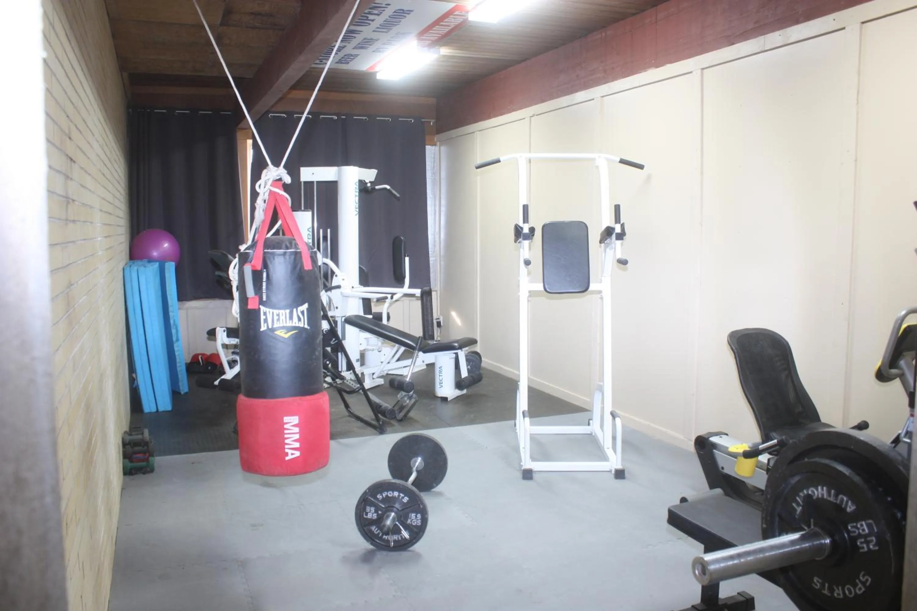Fitness centre/facilities in Old School Motel RV