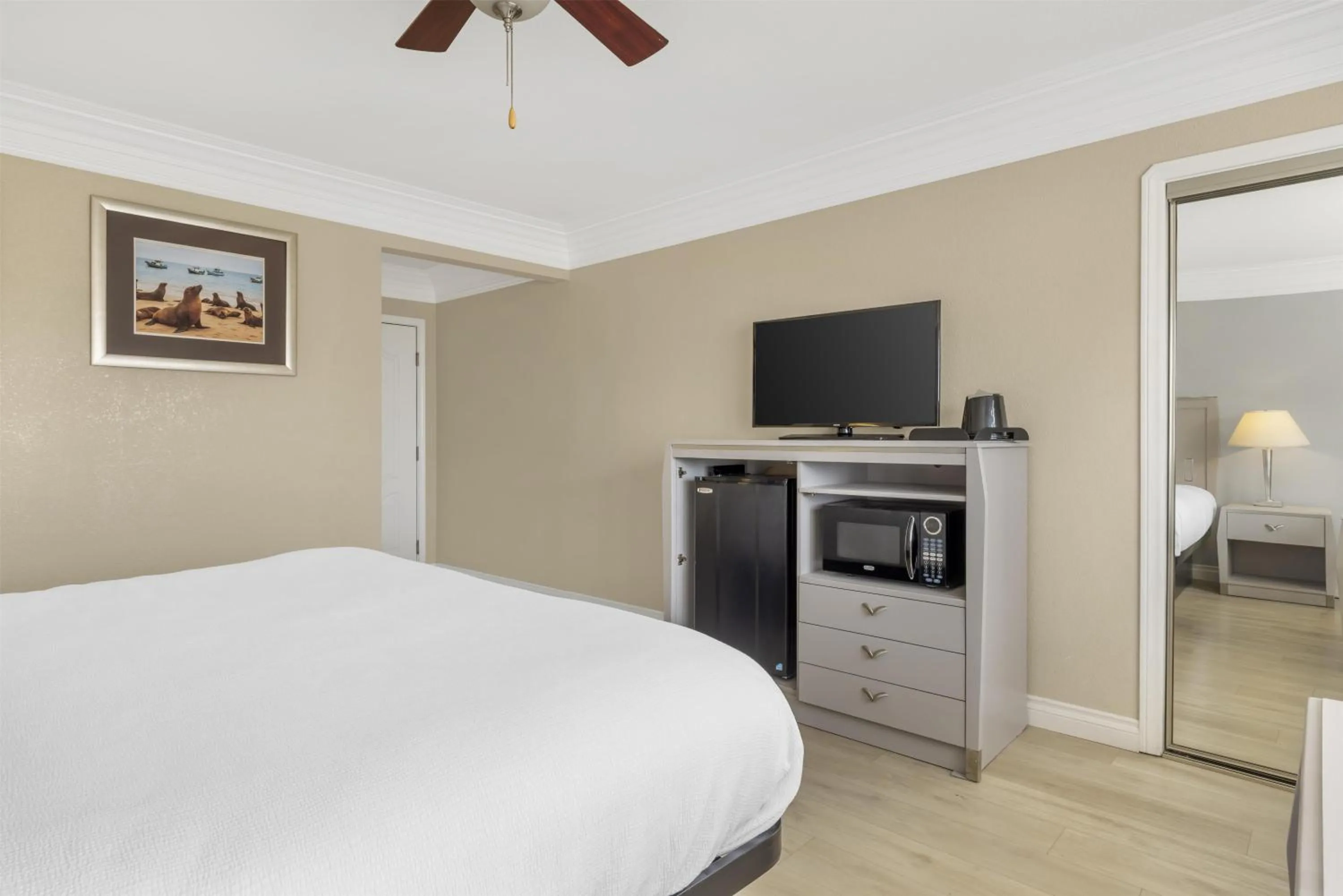 Bedroom, Bed in Best Western Tradewinds