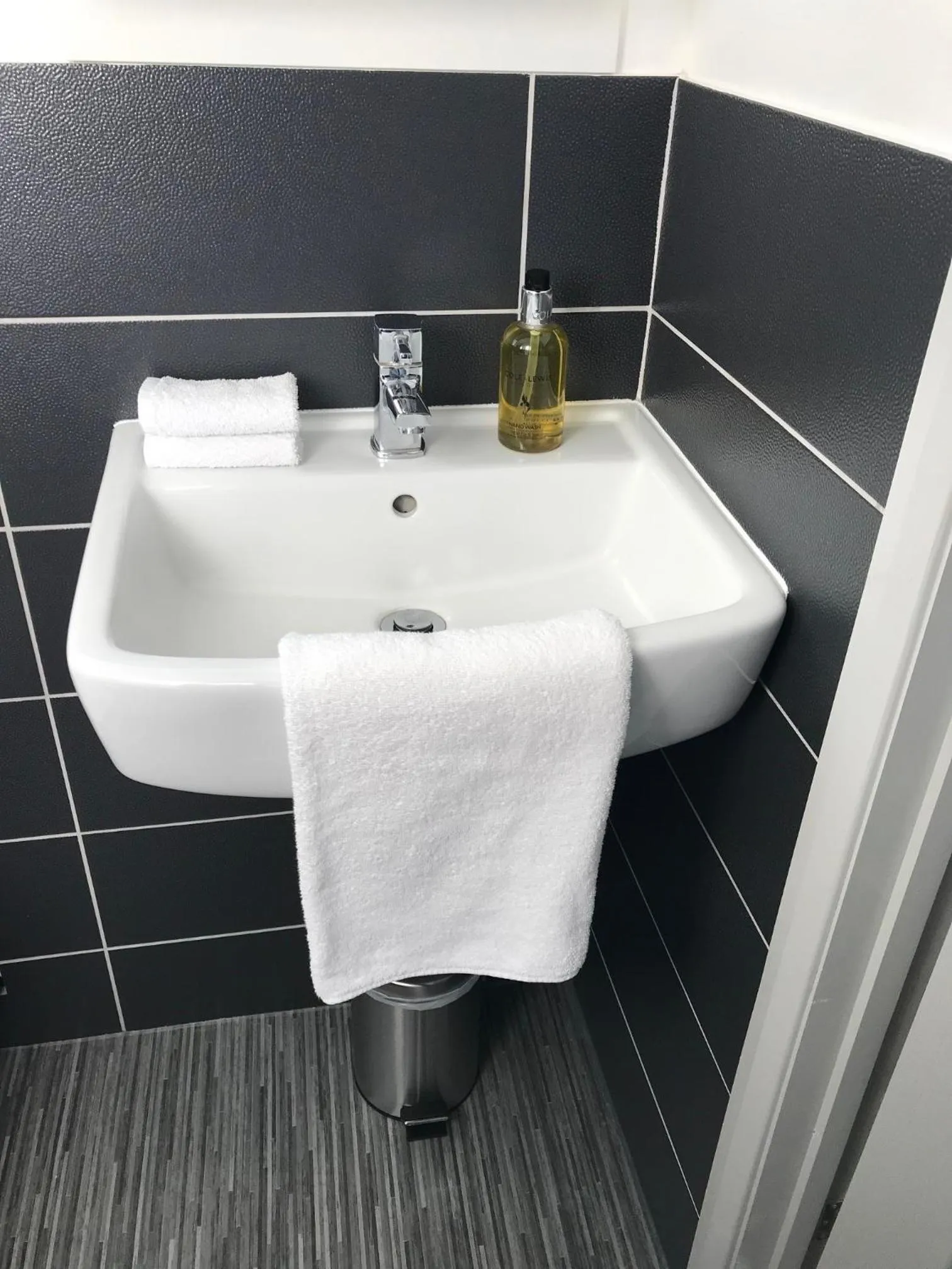 Bathroom in Amarillo Guesthouse