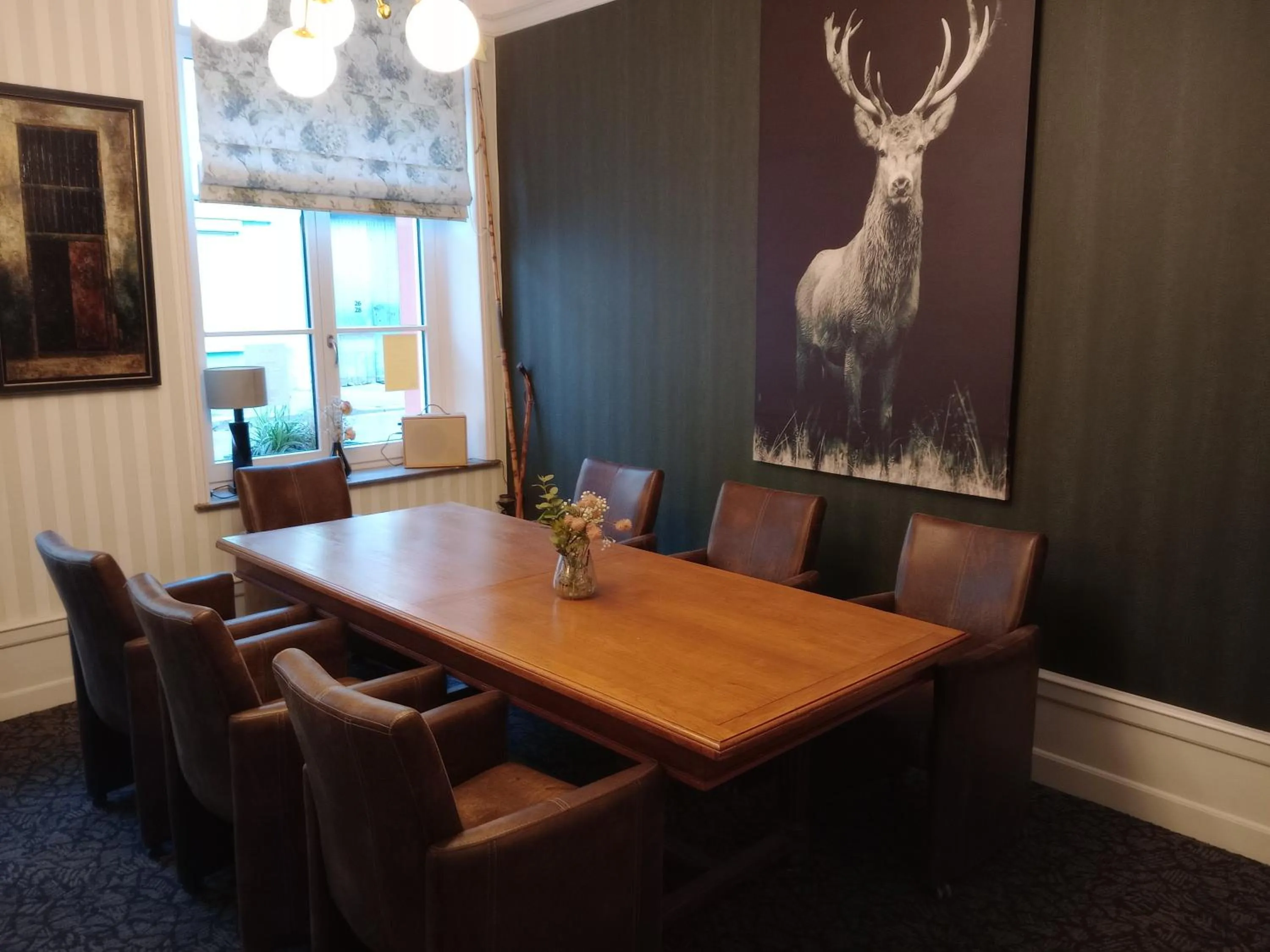 Lobby or reception in Logis Hôtel & Restaurant - Les Hauts de Montreuil