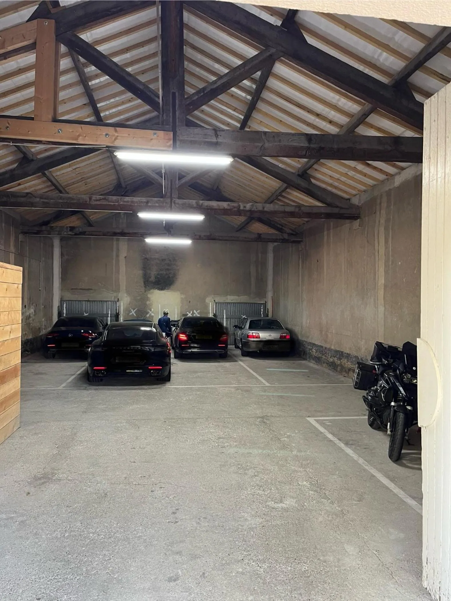 Property building in Cit'Hotel Le Louvre Orange