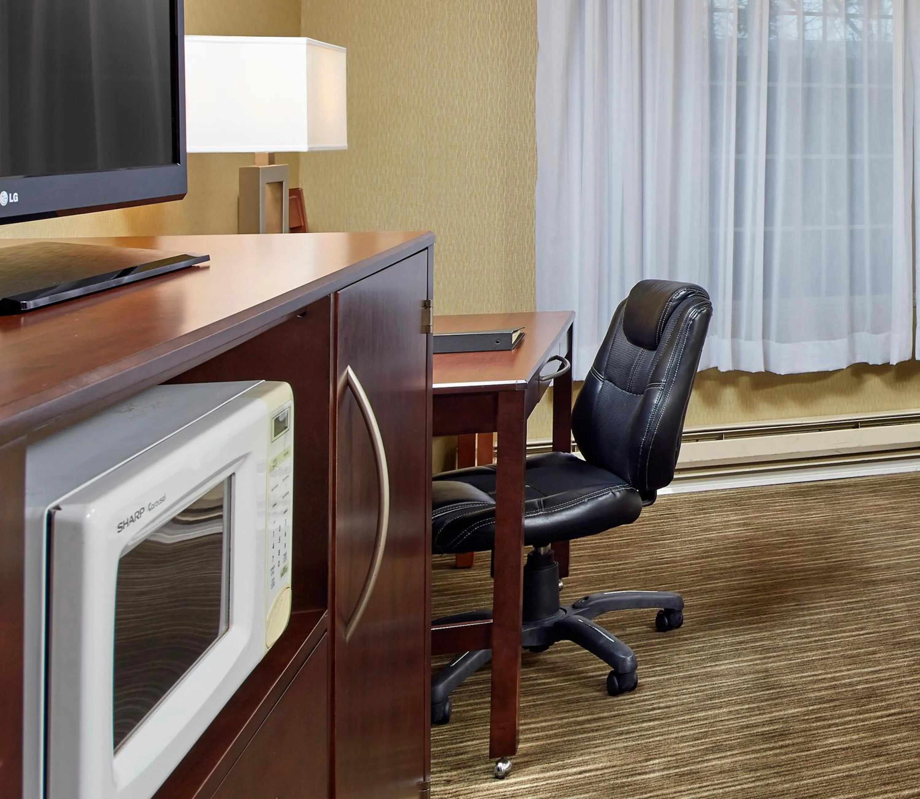 TV and multimedia in Sands by the Sea Motel