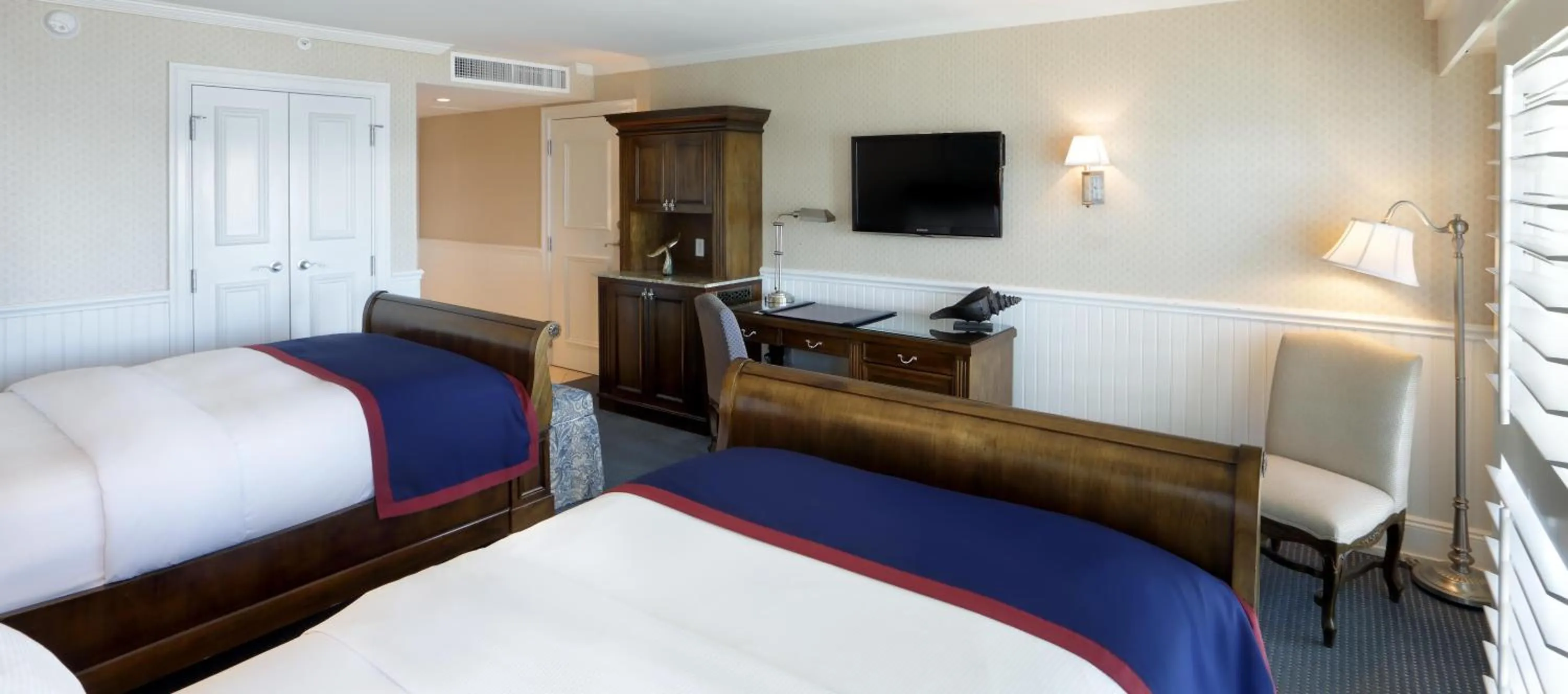 Bedroom, Bed in Madison Beach Hotel, Curio Collection by Hilton