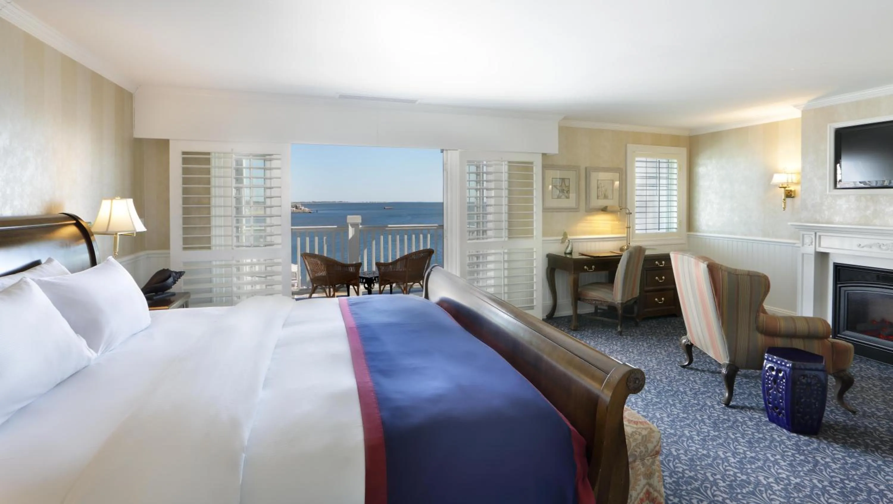 Bedroom, Bed in Madison Beach Hotel, Curio Collection by Hilton