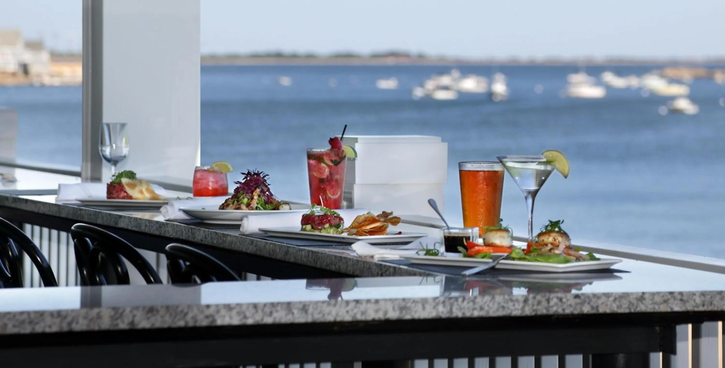 Restaurant/places to eat in Madison Beach Hotel, Curio Collection by Hilton