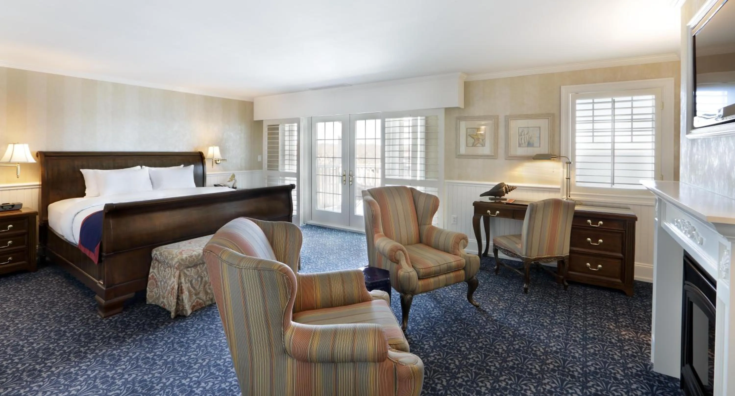 Bedroom, Bed in Madison Beach Hotel, Curio Collection by Hilton