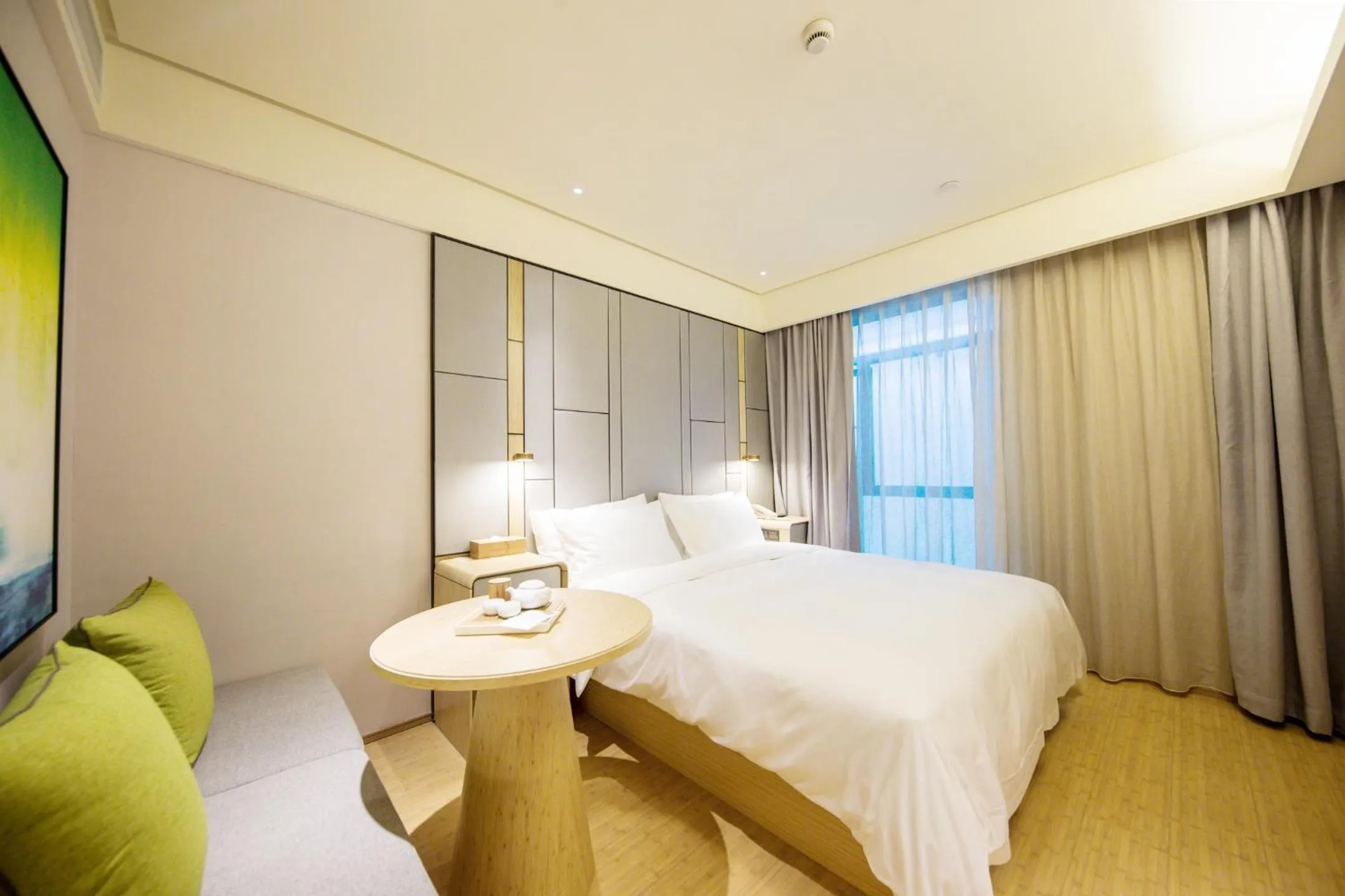 Bed in Ji Hotel Shanghai The Bund Jinling East Road