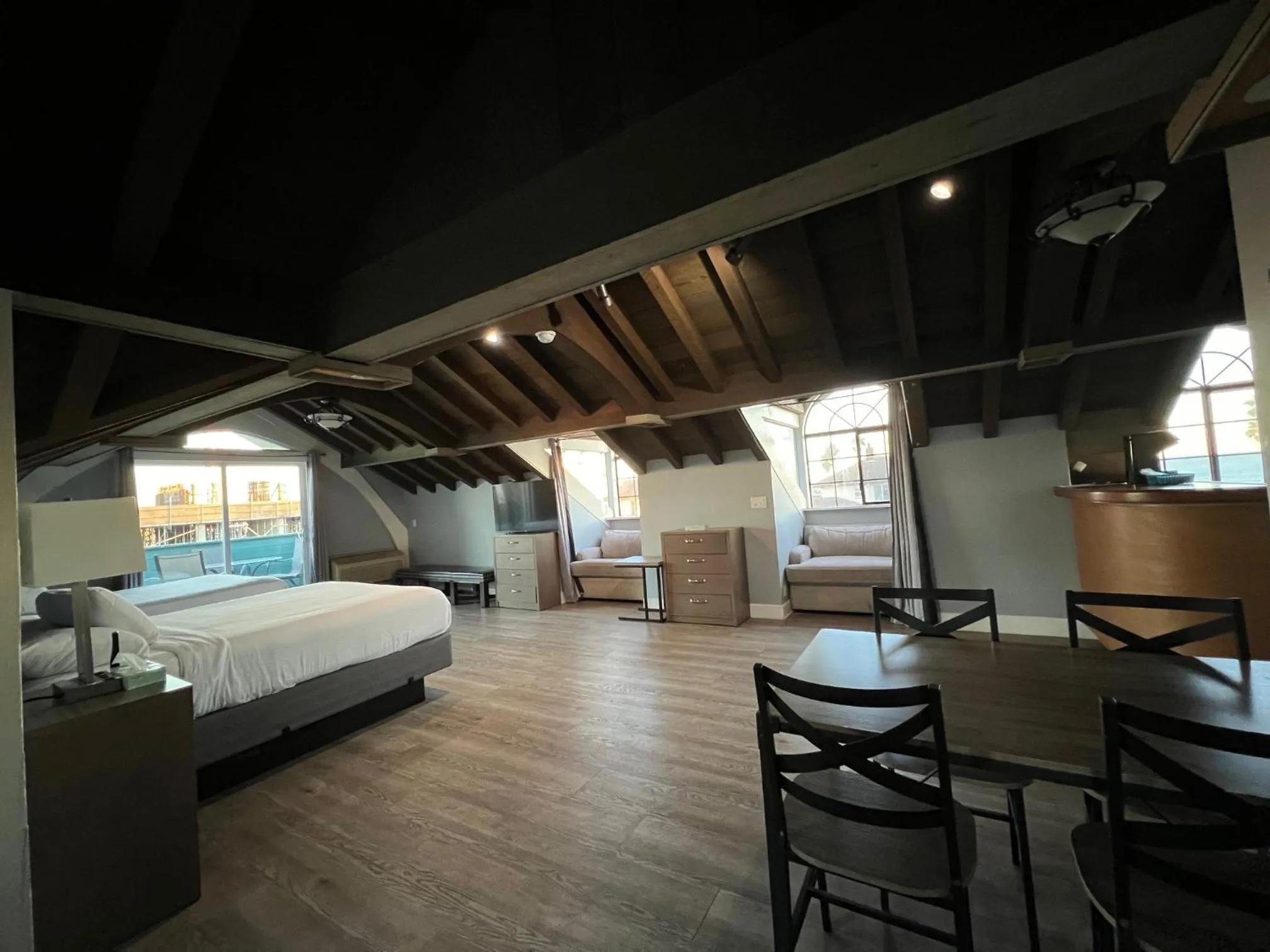 Bed in Casablanca Inn on The Beach