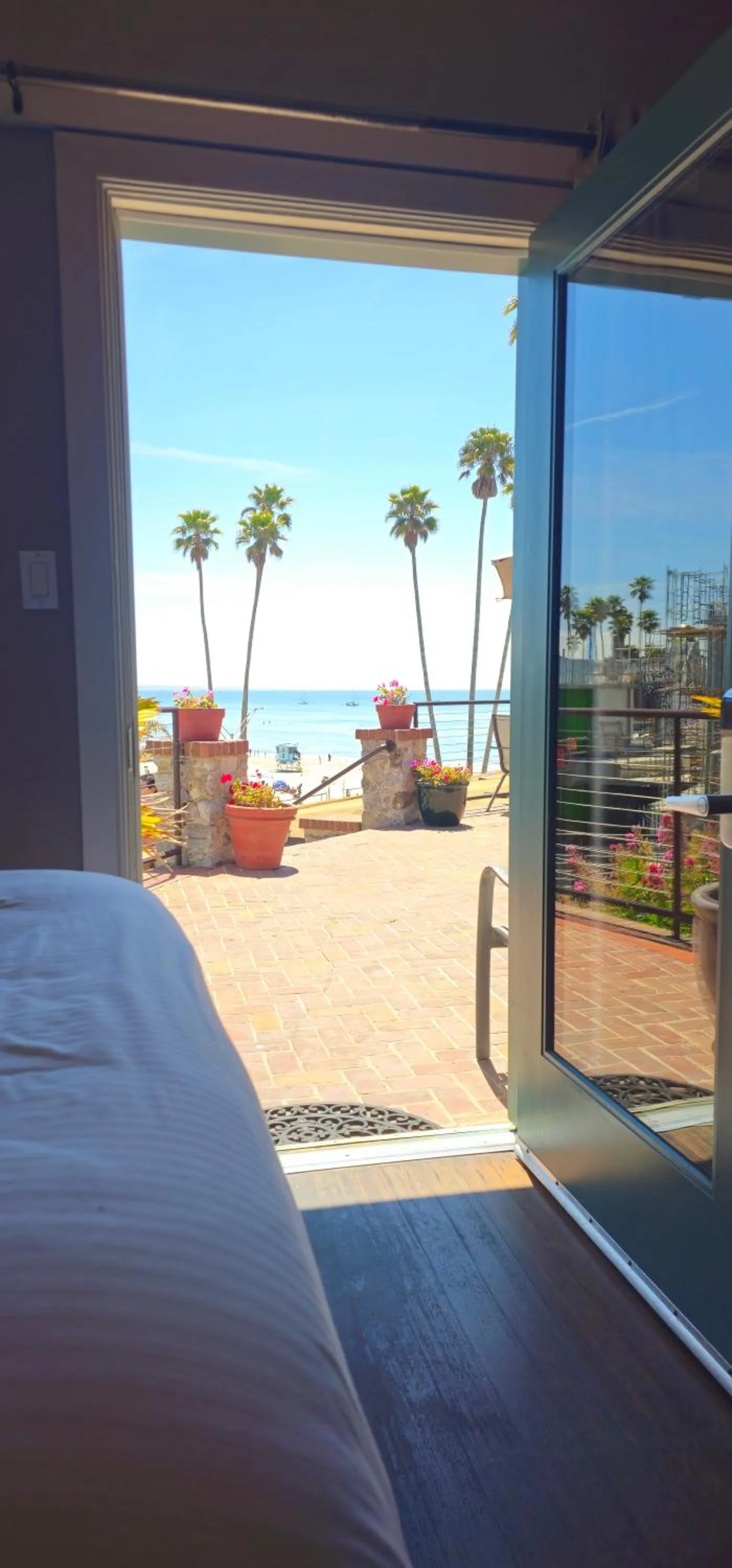 Bed in Casablanca Inn on The Beach