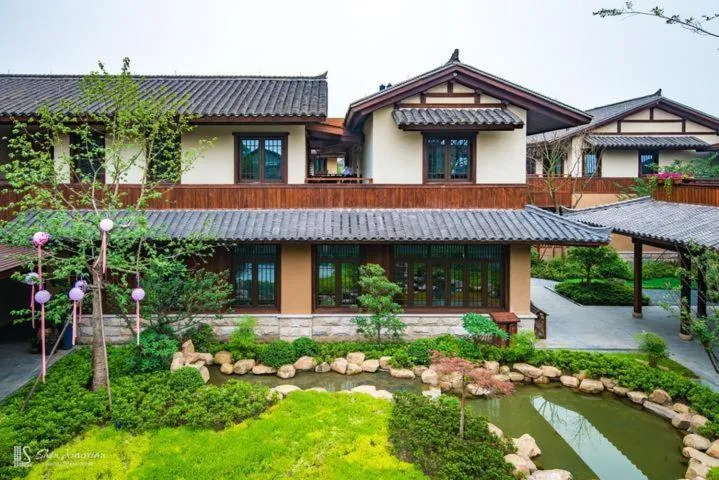 Blossom Hill Yuejingzhuang Hotel