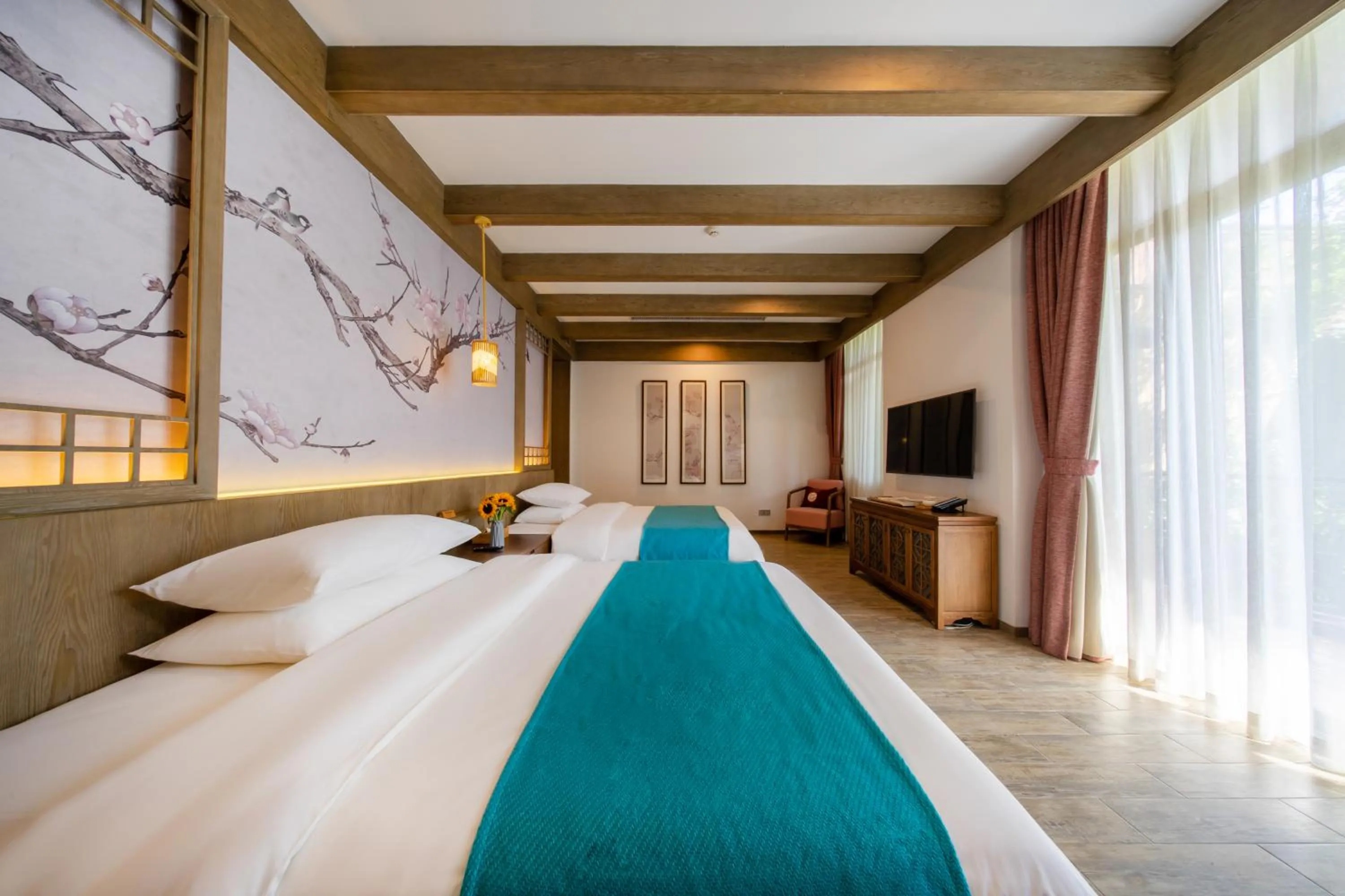 Bed in Blossom Hill Yuejingzhuang Hotel