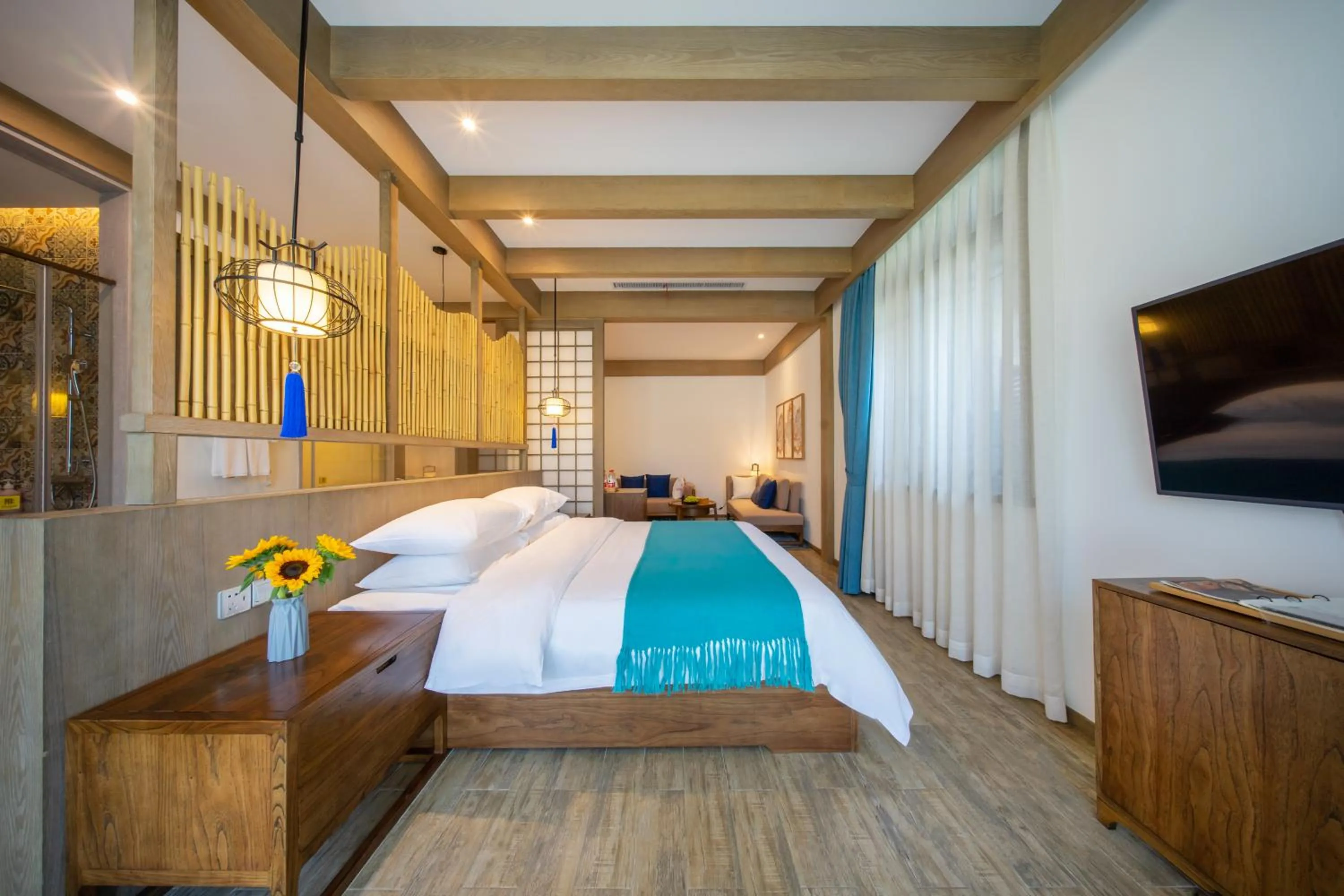 Bed in Blossom Hill Yuejingzhuang Hotel