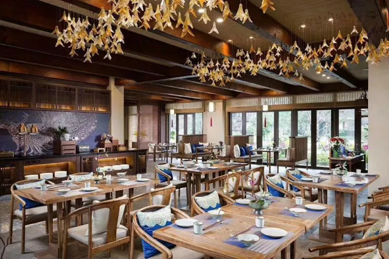 Blossom Hill Yuejingzhuang Hotel