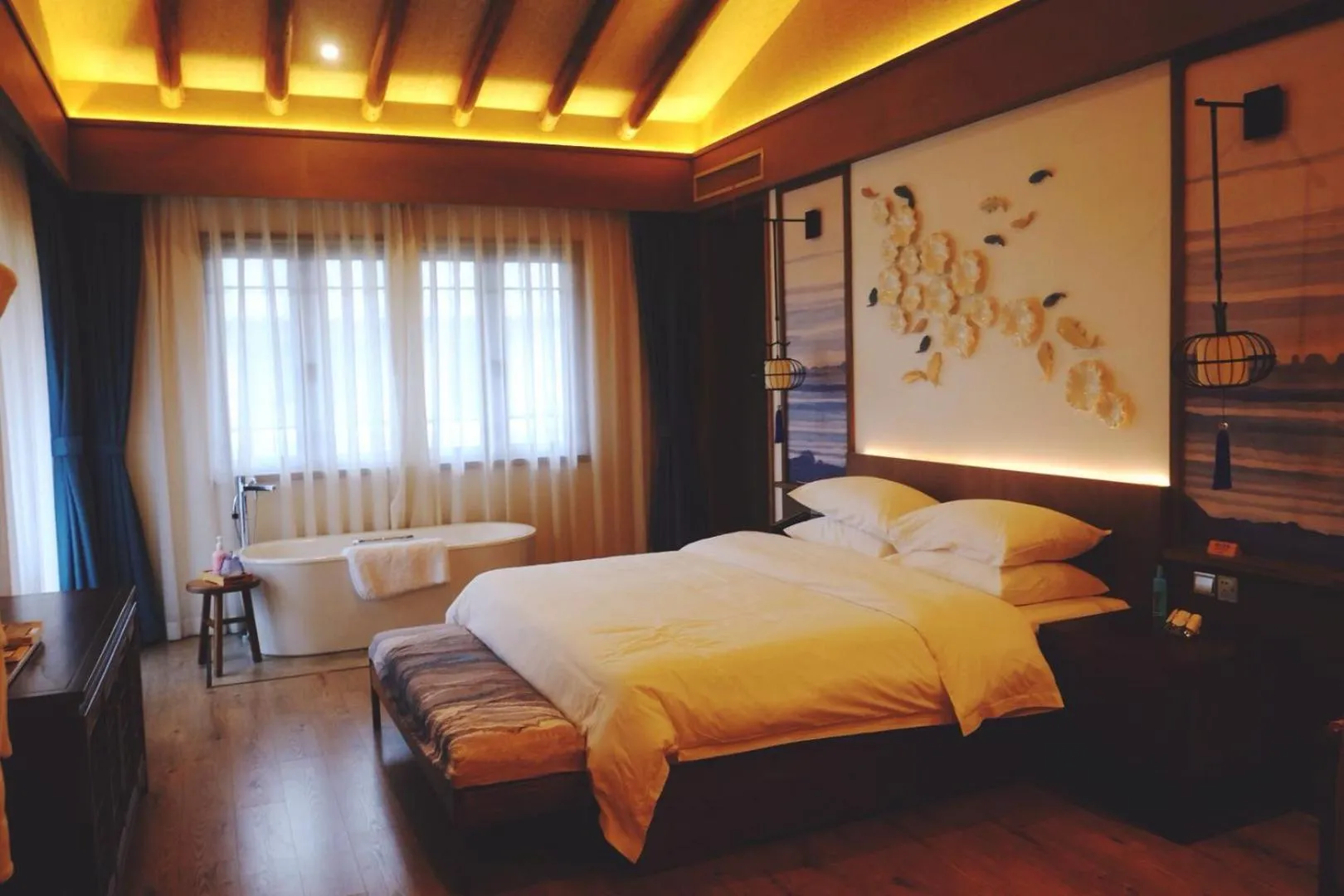 Bed in Blossom Hill Yuejingzhuang Hotel