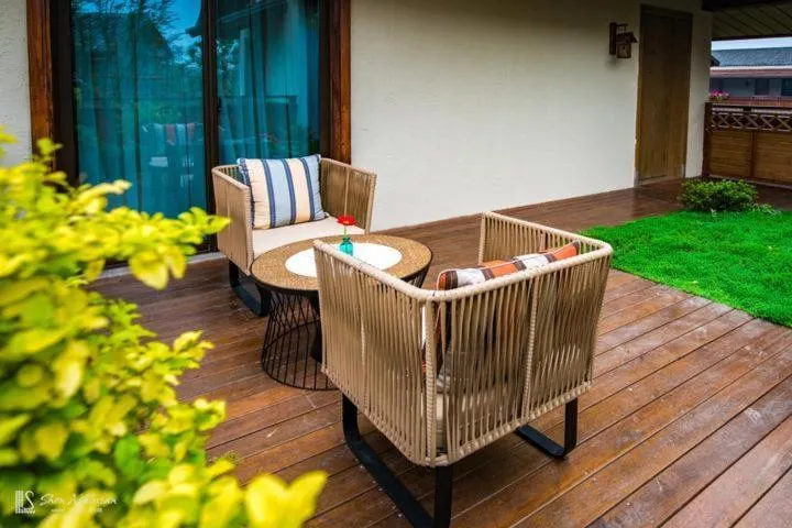 Blossom Hill Yuejingzhuang Hotel