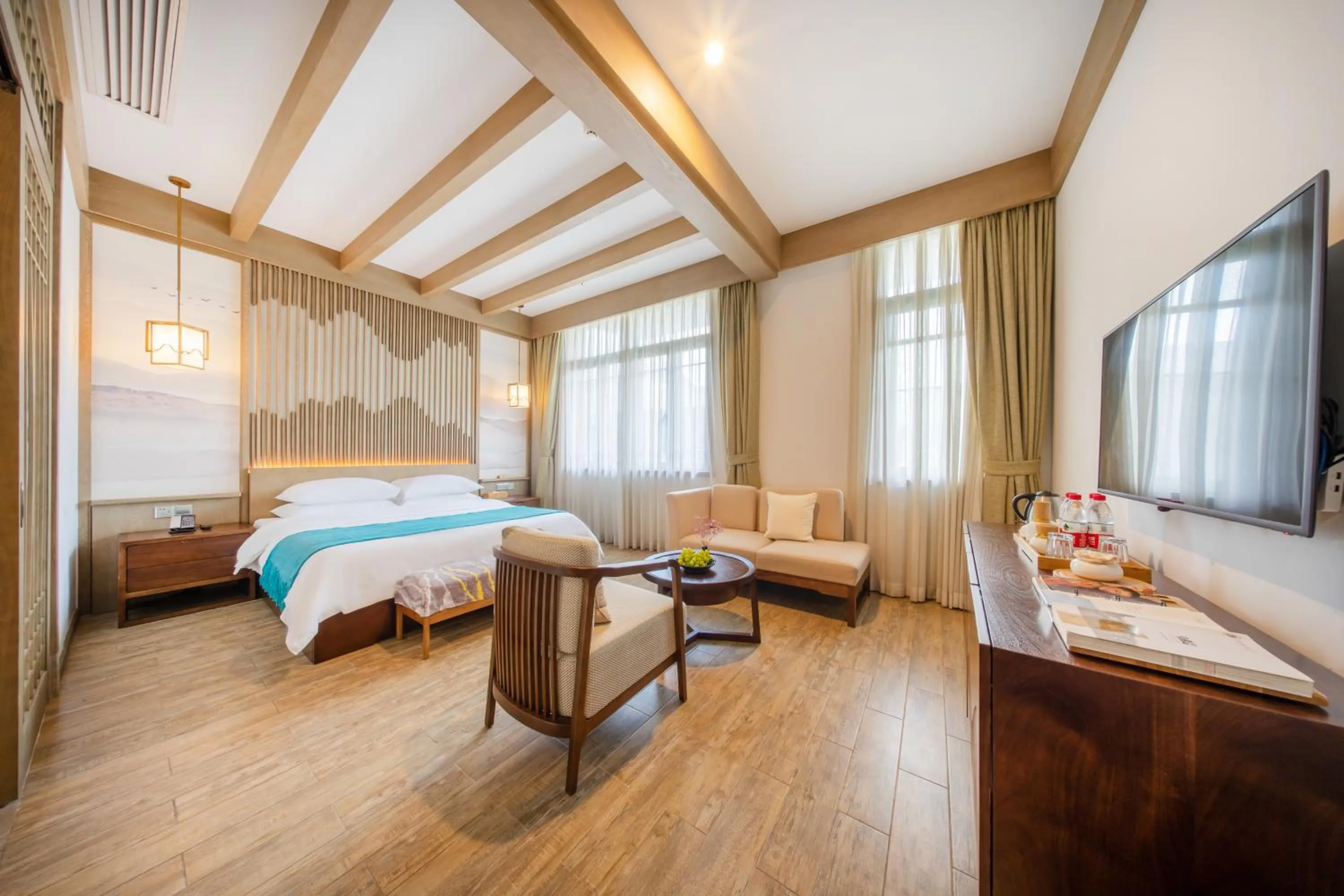 Bed in Blossom Hill Yuejingzhuang Hotel