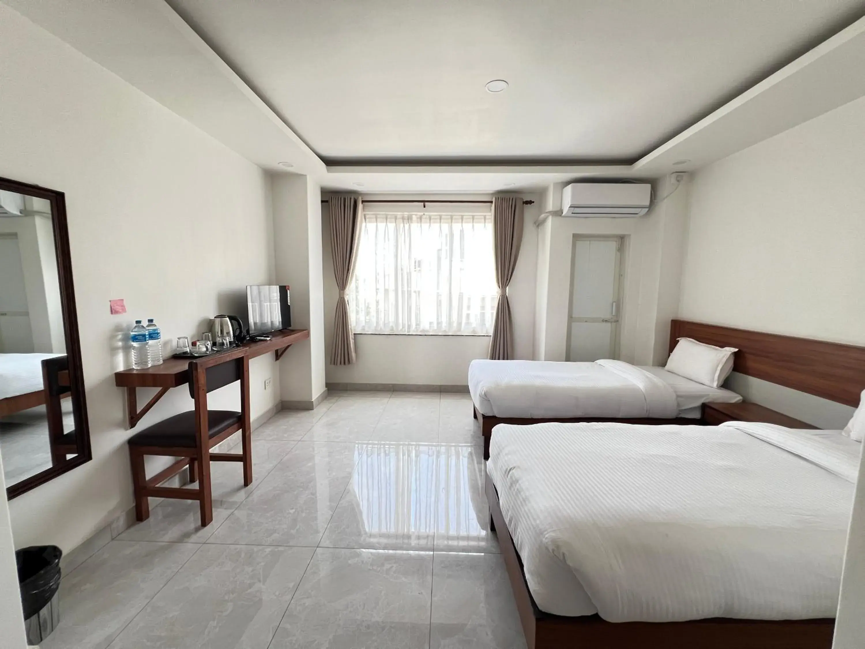 Deluxe Twin Room - single occupancy in Little Buddha Inn Deluxe Twin Room - single occupancy in Little Buddha Inn