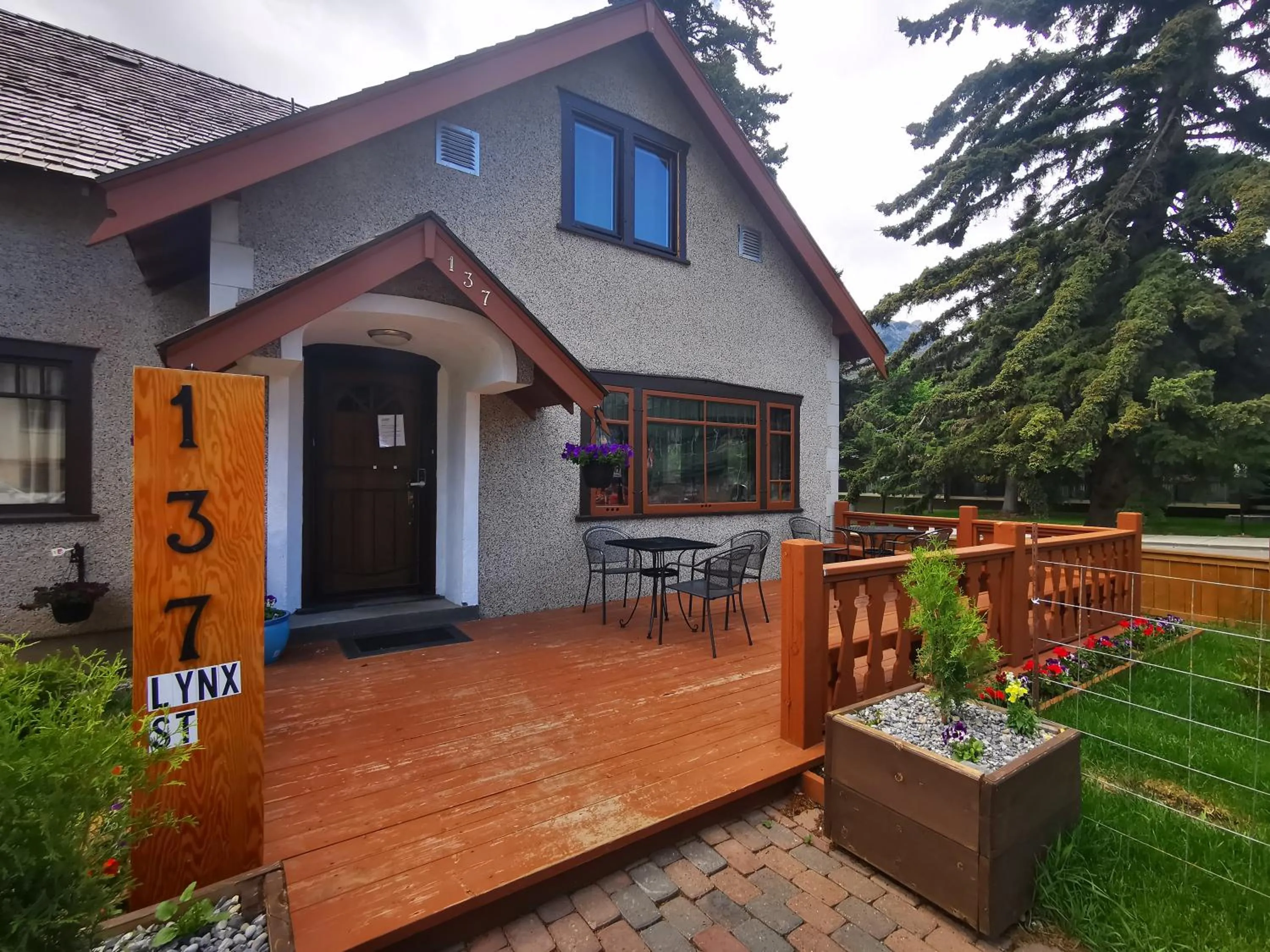 Riverfront Estate Bed&Breakfast Banff