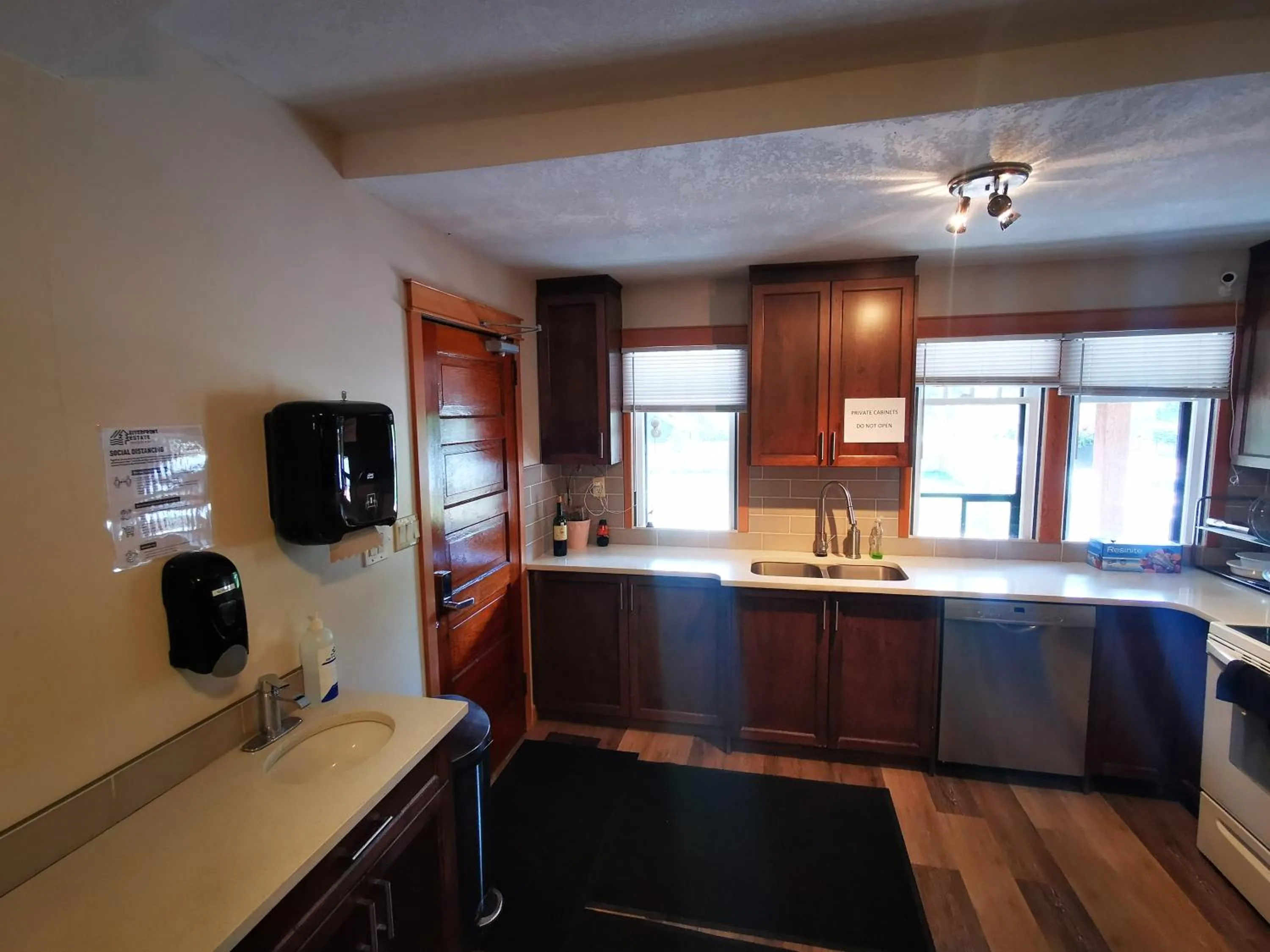 Riverfront Estate Bed&Breakfast Banff