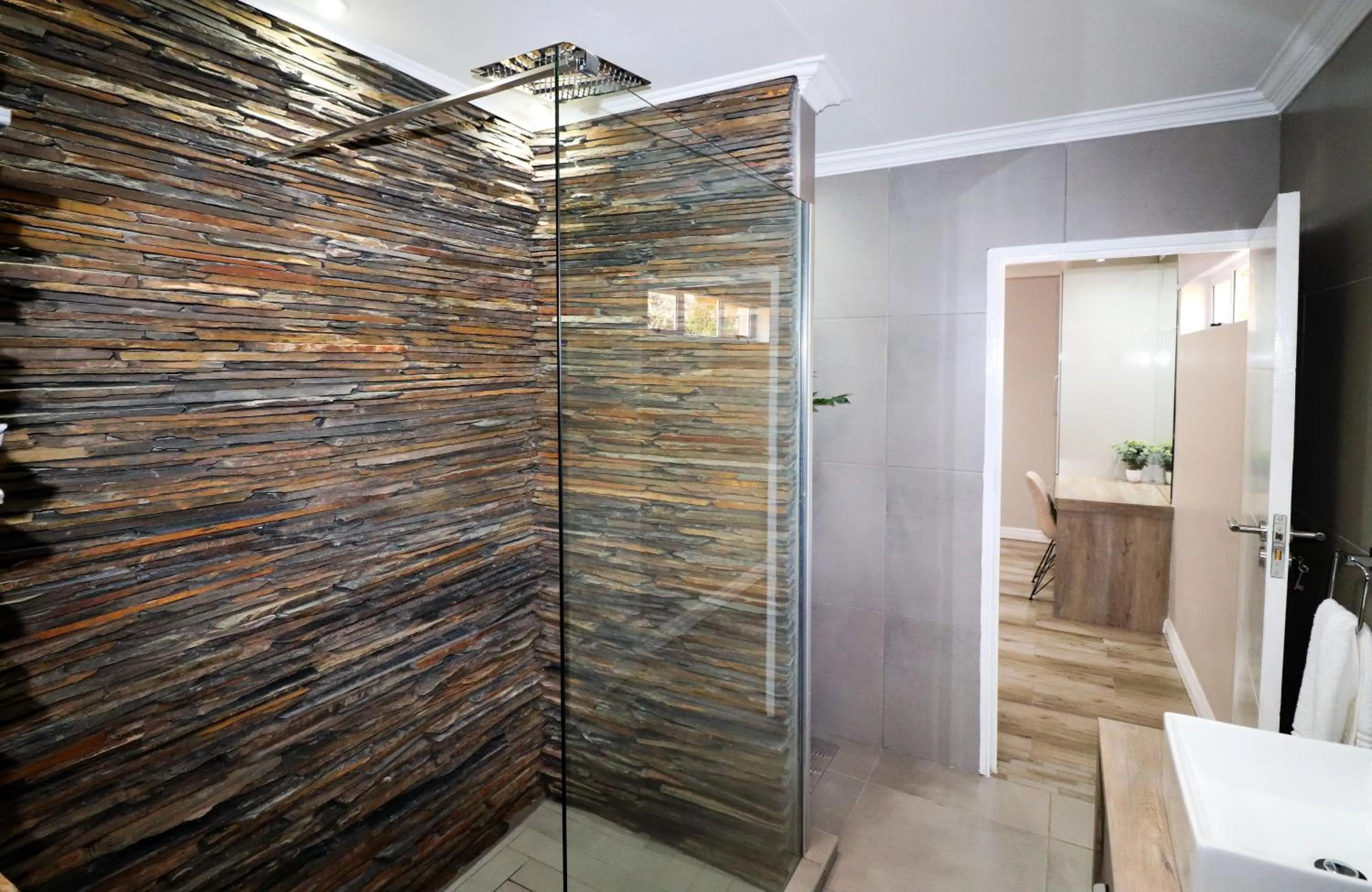 Shower in Stonehill Villa