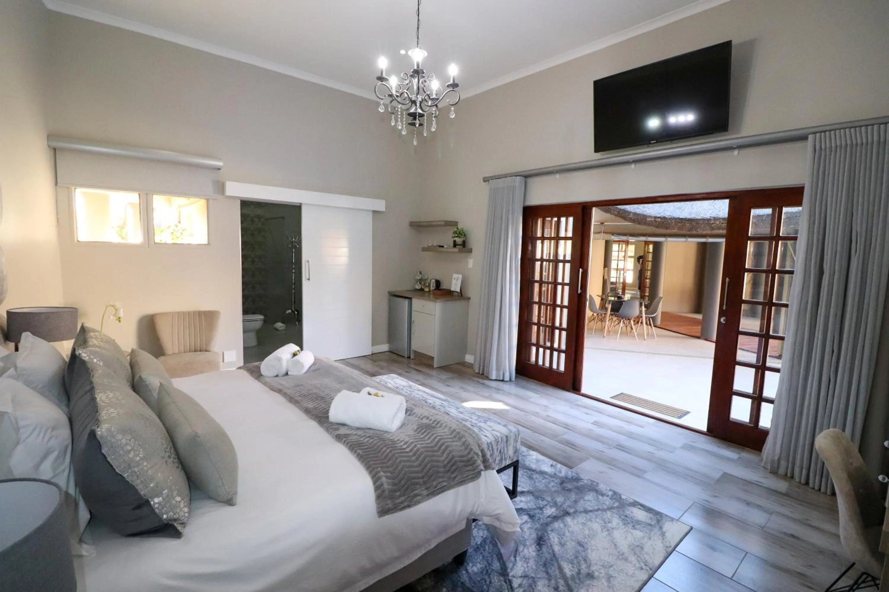 Bed in Stonehill Villa