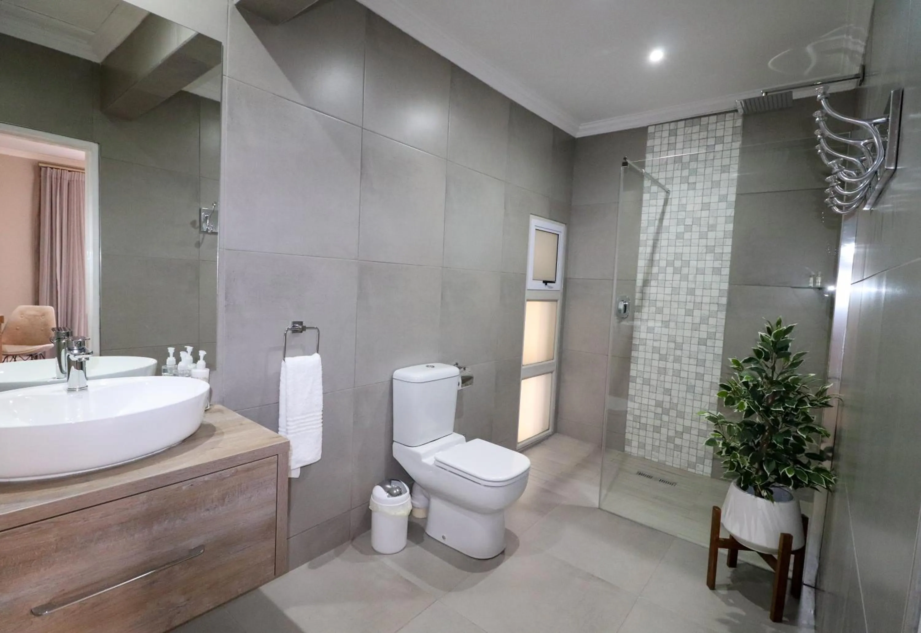 Shower in Stonehill Villa