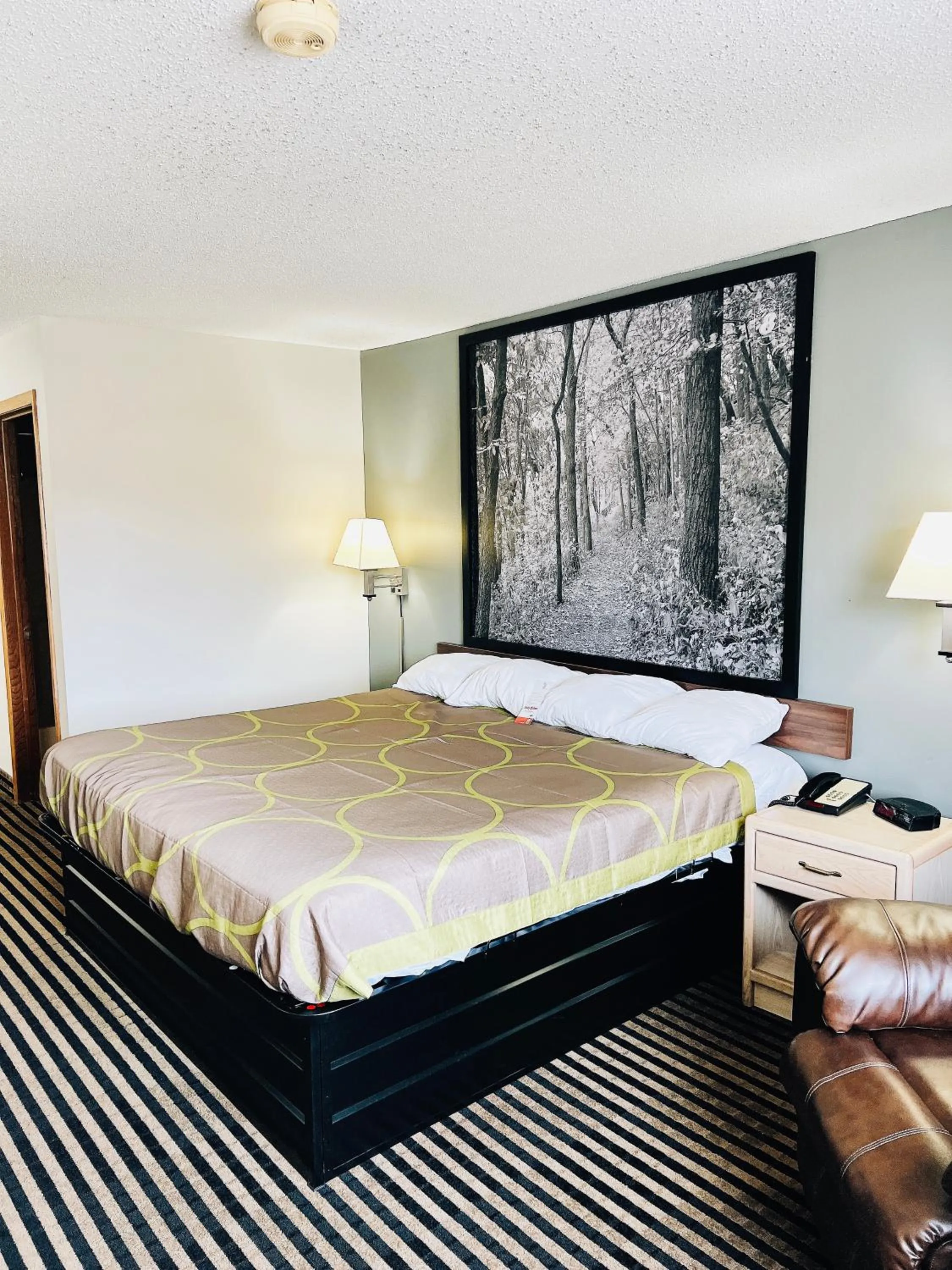 Bedroom, Bed in Super 8 by Wyndham Humboldt