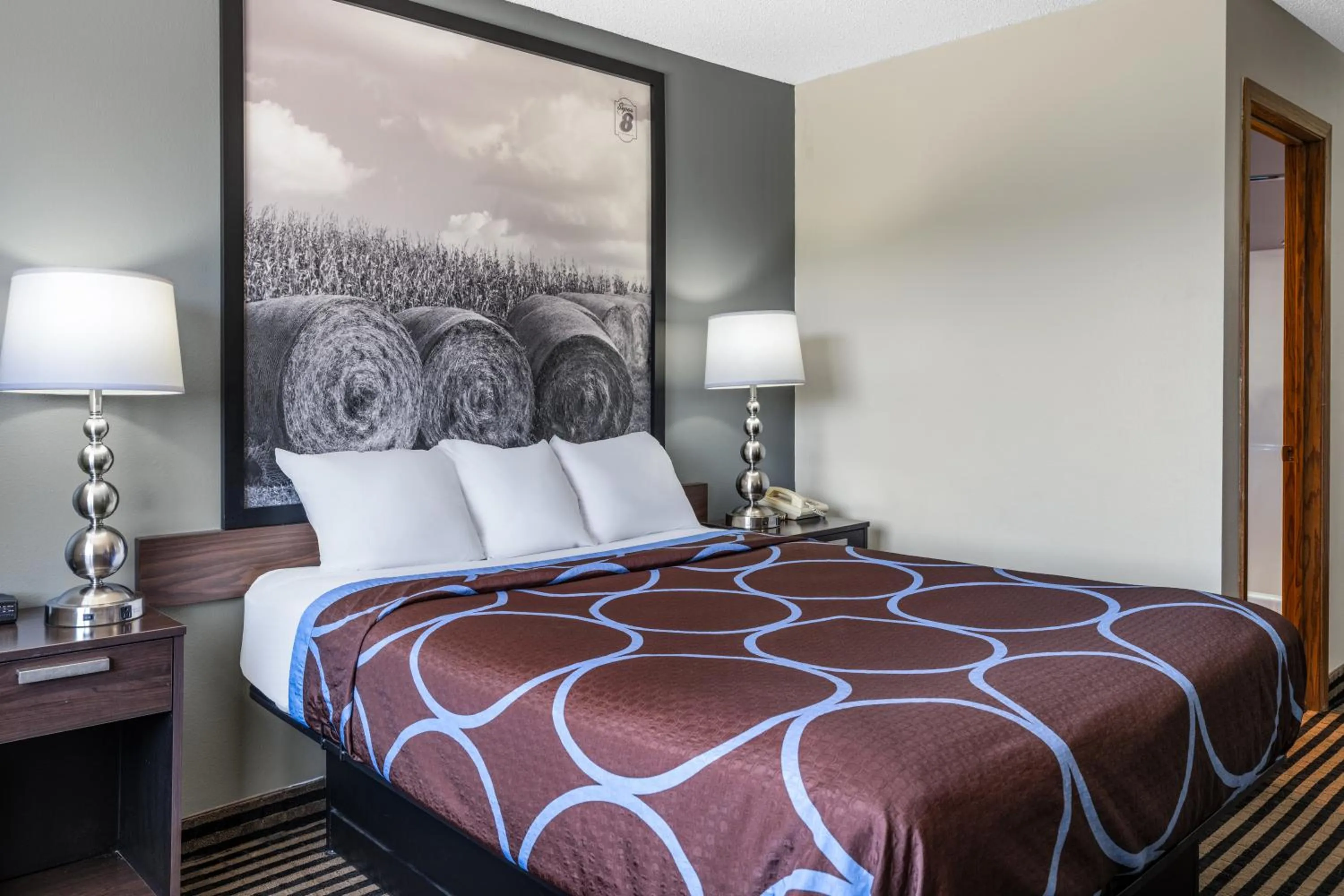 Bed in Super 8 by Wyndham Humboldt