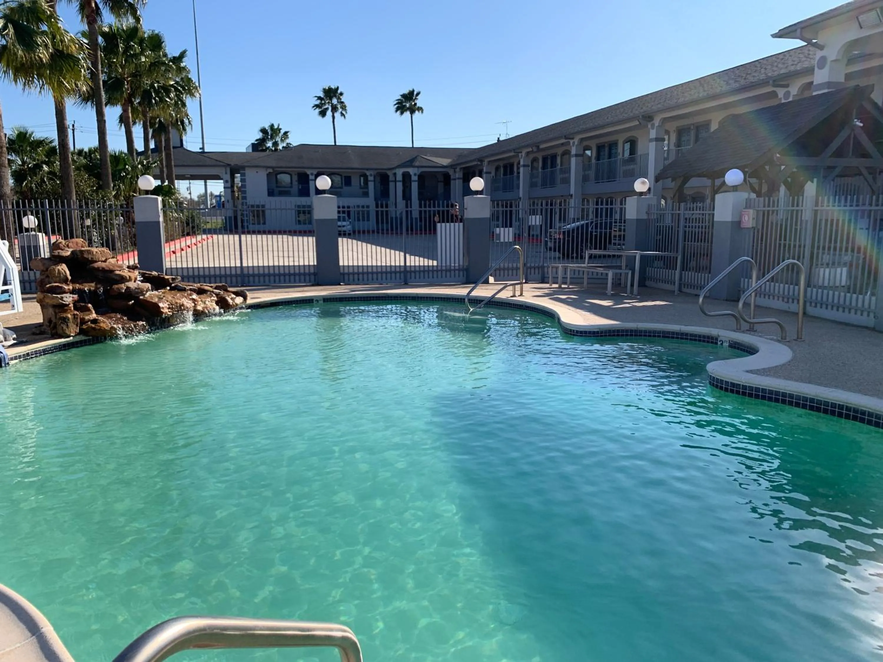 Pool view in Sunrise Inn & Suites