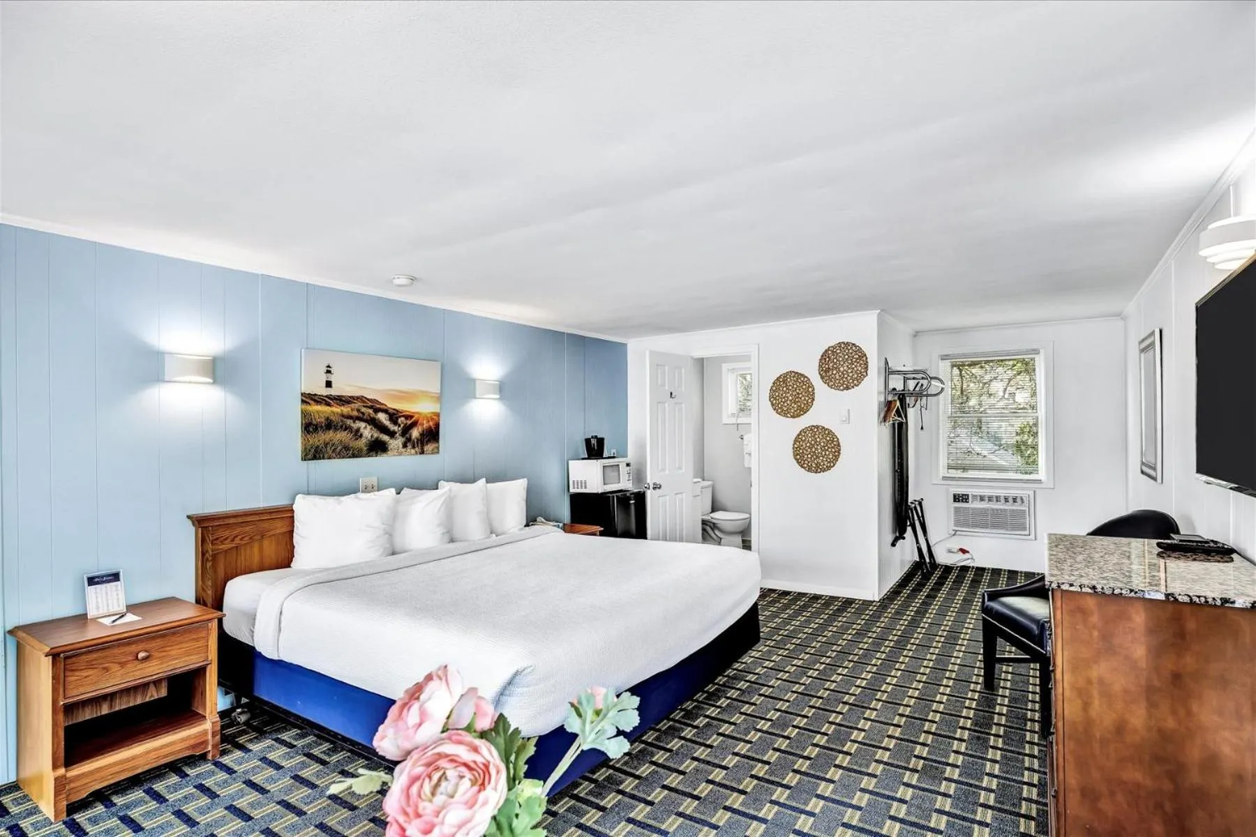 Photo of the whole room, Bed in Ocean Breeze Motel