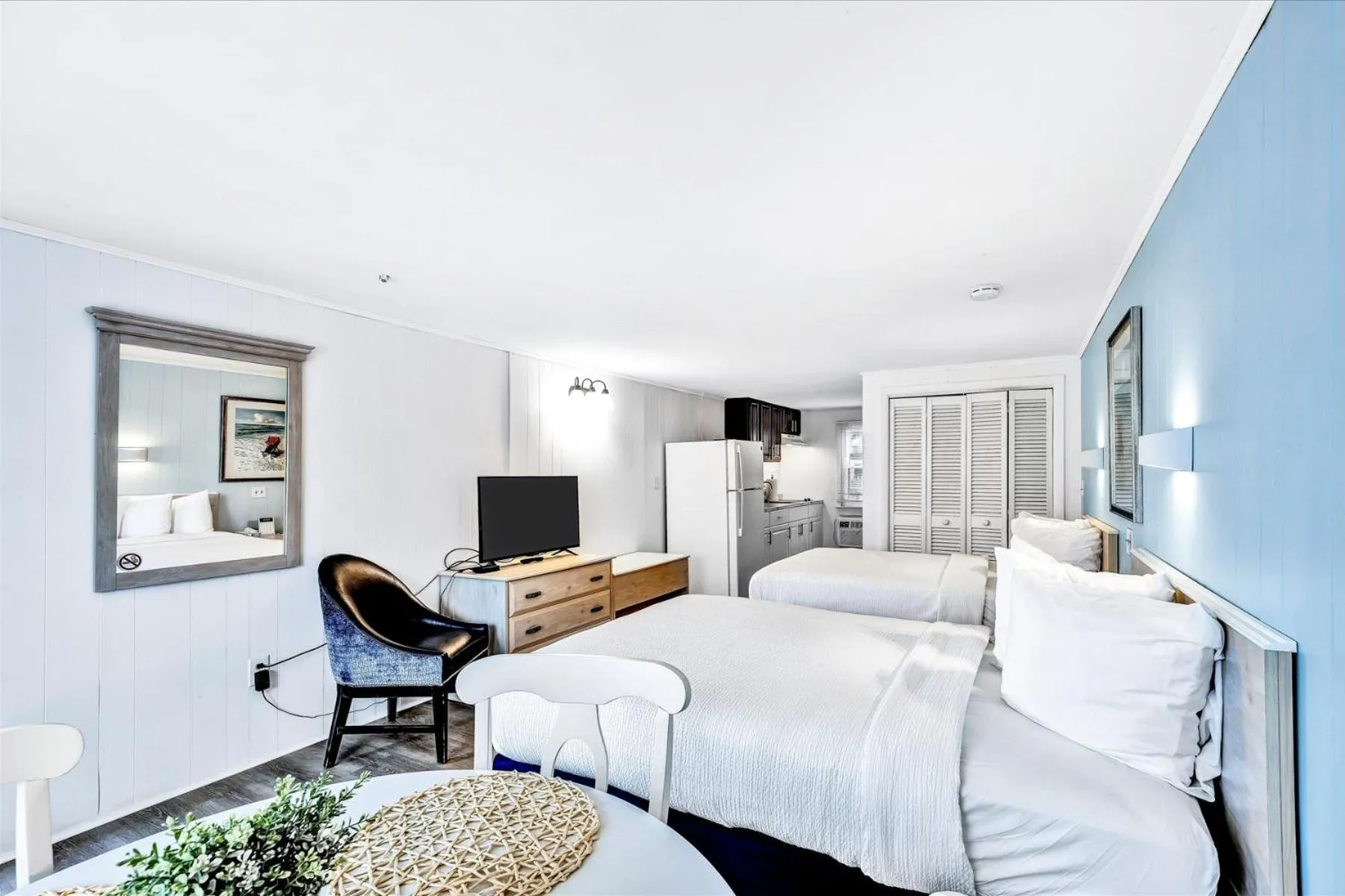 Photo of the whole room, Bed in Ocean Breeze Motel