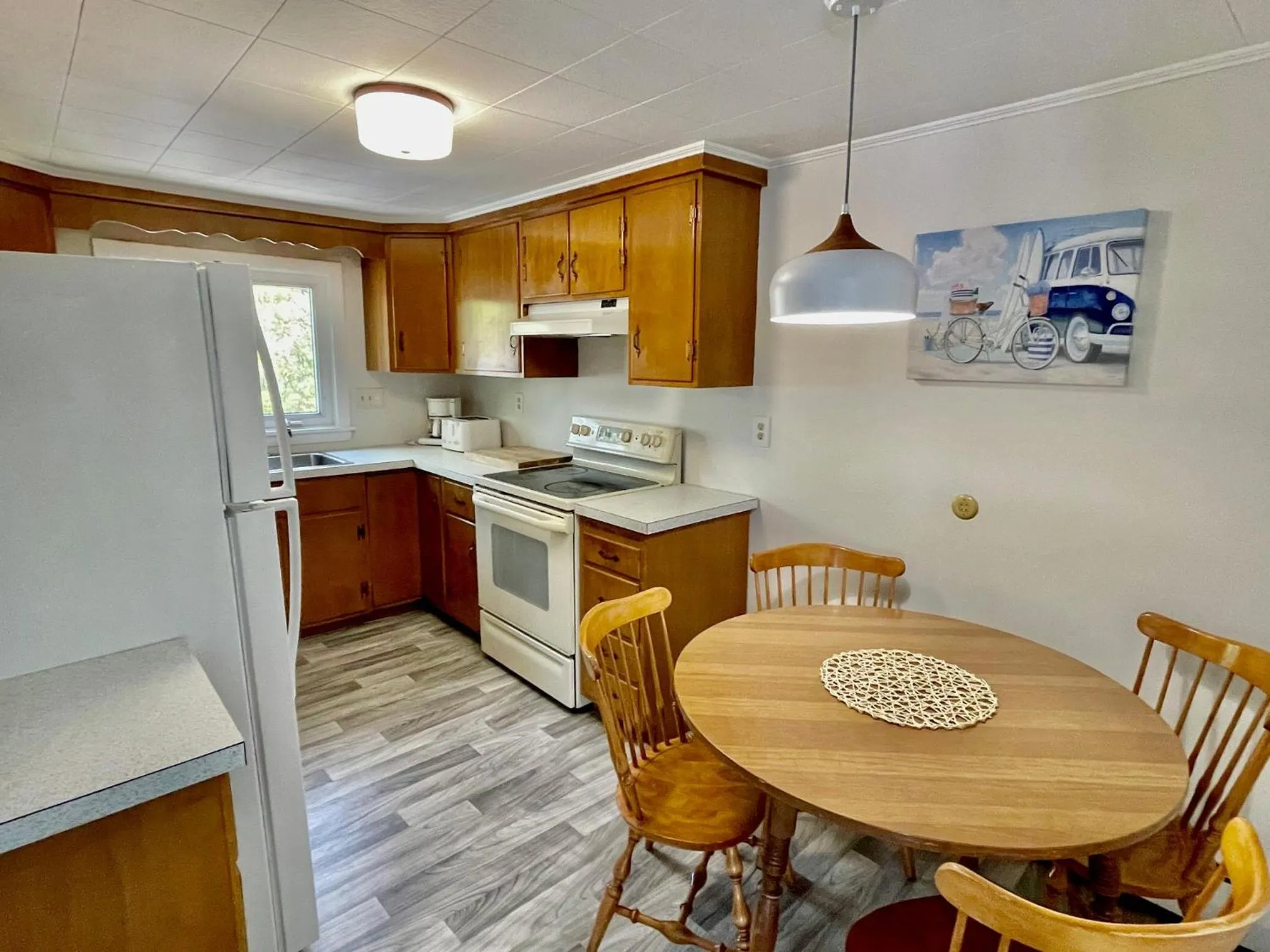 Kitchen or kitchenette in Ocean Breeze Motel