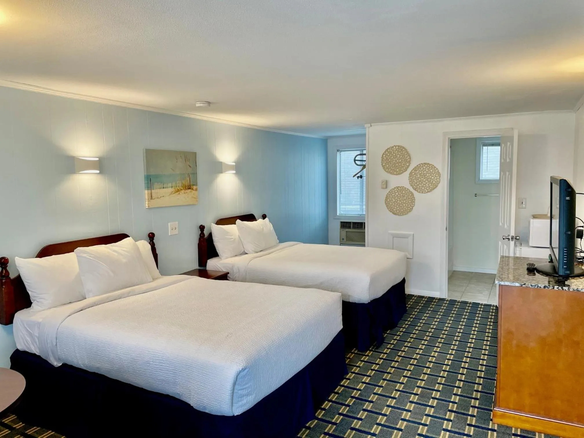 Photo of the whole room, Bed in Ocean Breeze Motel