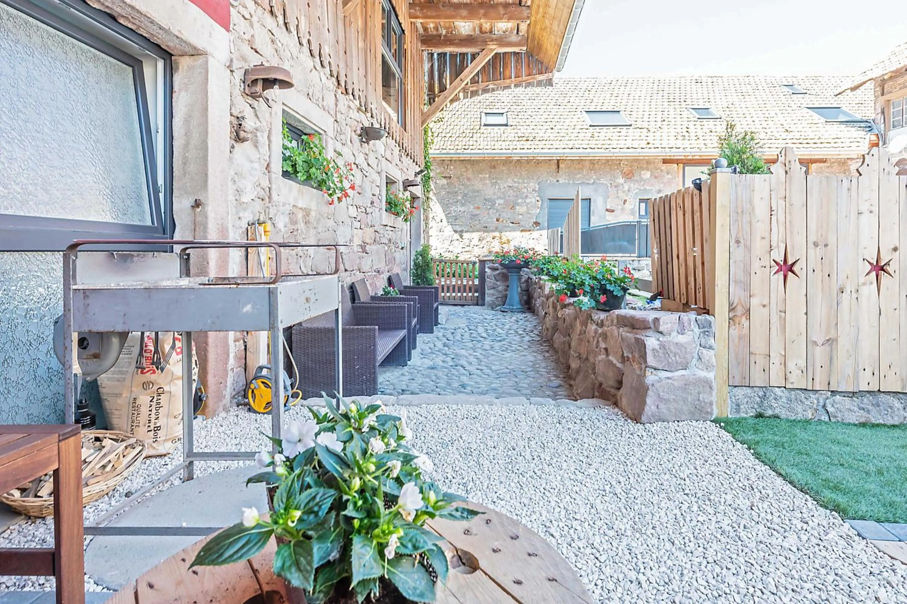 Patio in Domaine La Grange Ungersheim - Gîte La Grange 5 étoiles