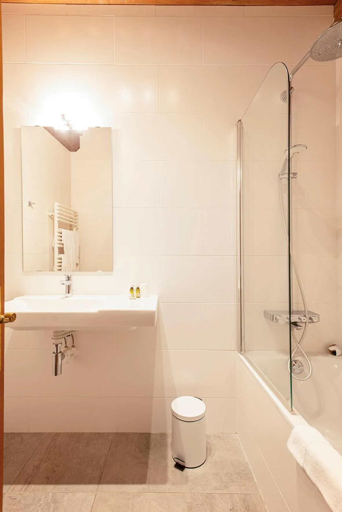 Bathroom in Logis Hôtel Belle Epoque