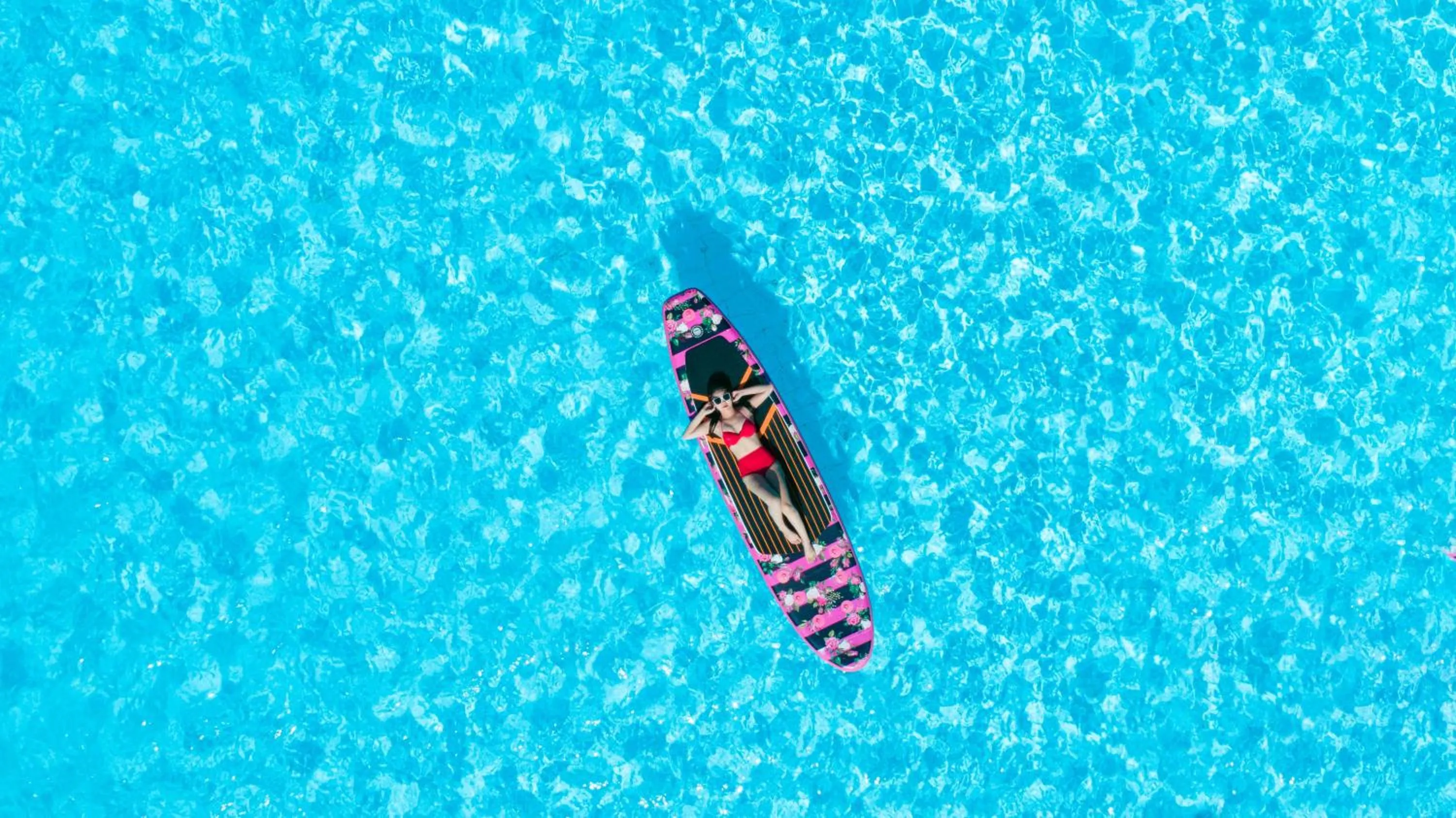 Swimming pool in Tea Resort