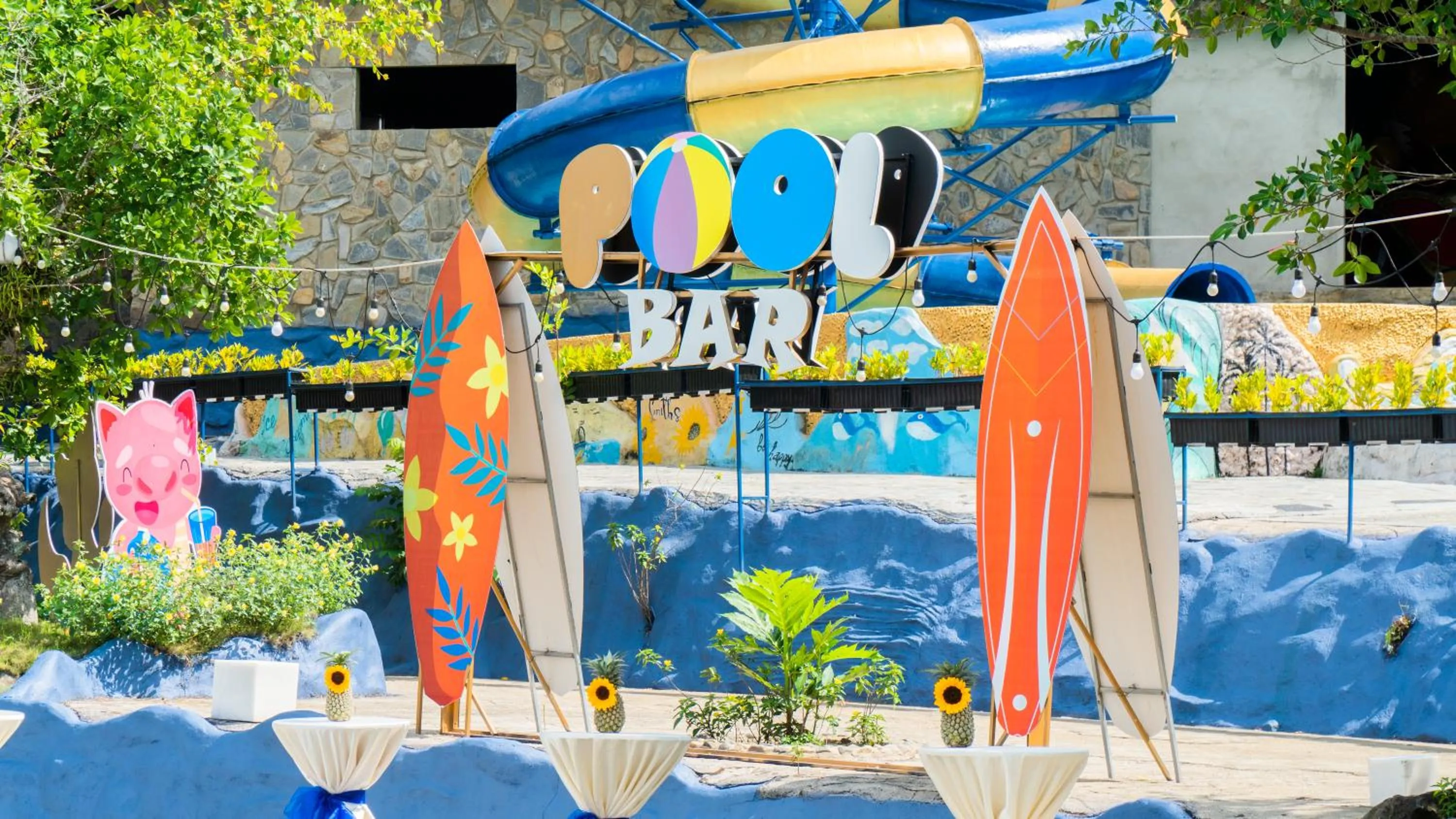 Swimming pool in Tea Resort