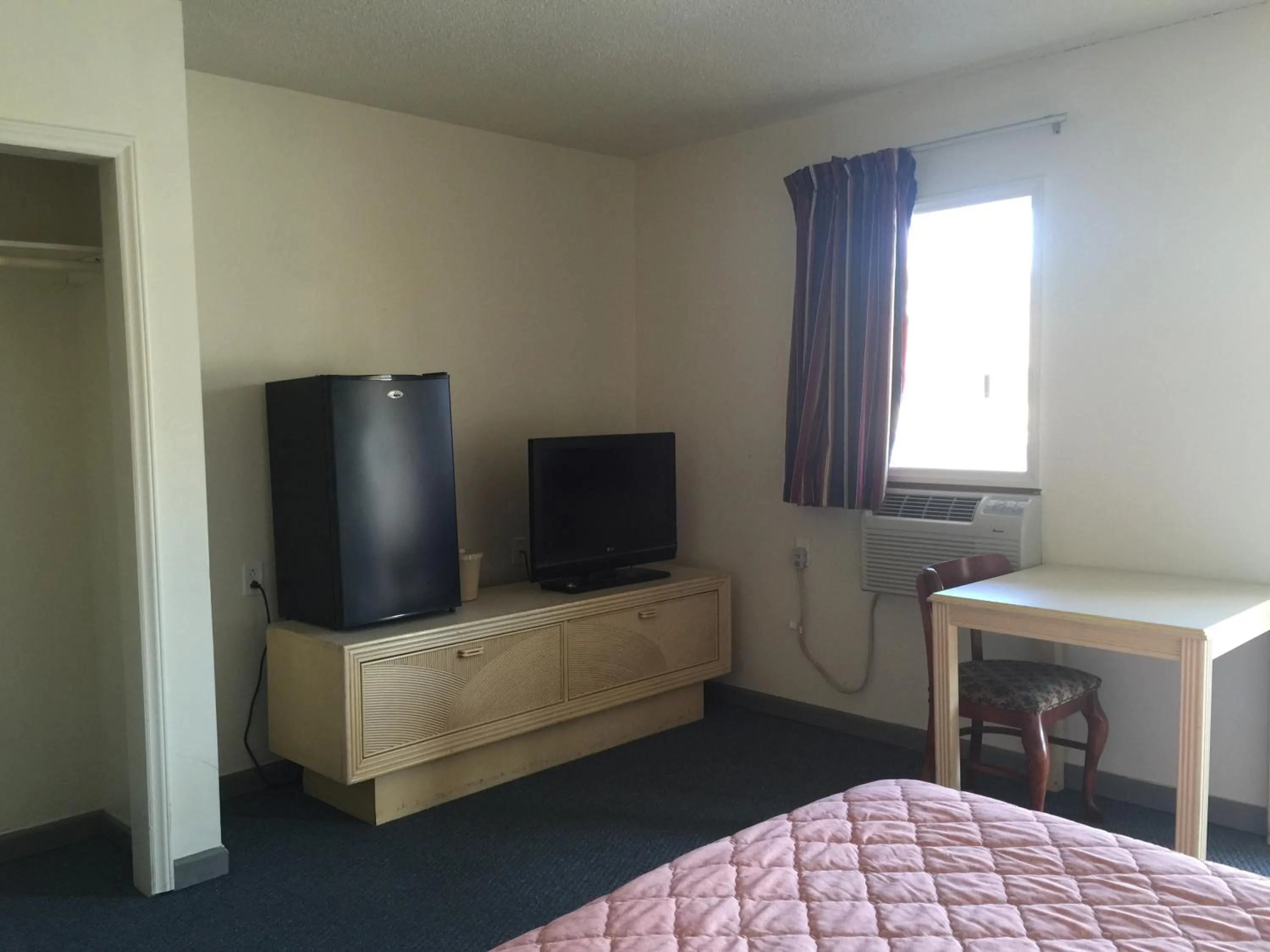 Other, Bed in Coastal Motel
