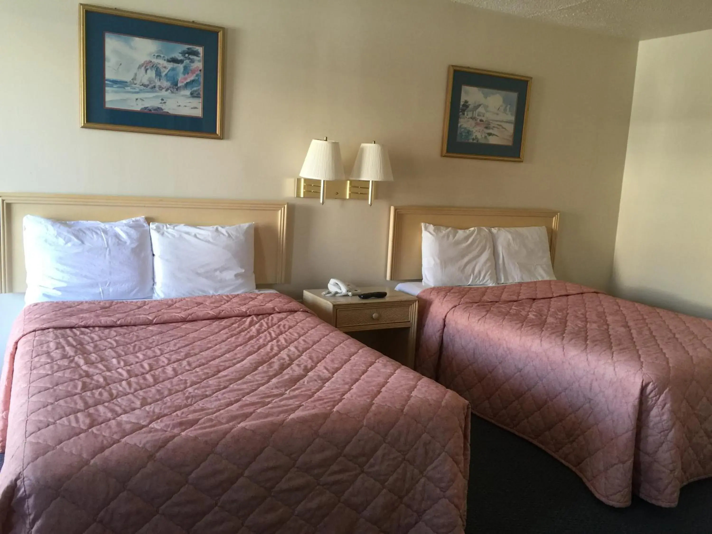 Double Room with Two Double Beds - Non-Smoking in Coastal Motel Double Room with Two Double Beds - Non-Smoking in Coastal Motel