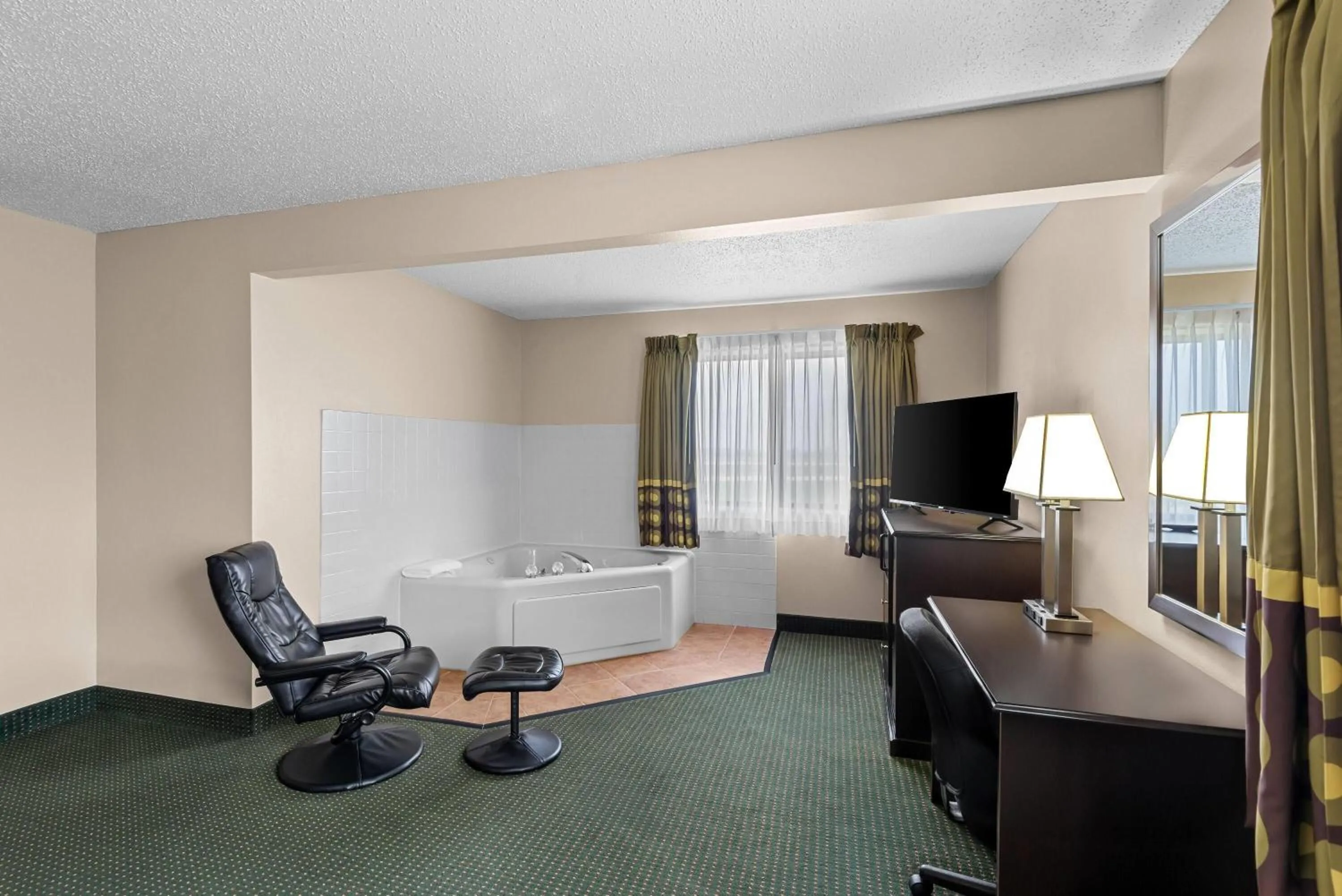 Bath in Super 8 by Wyndham Jefferson