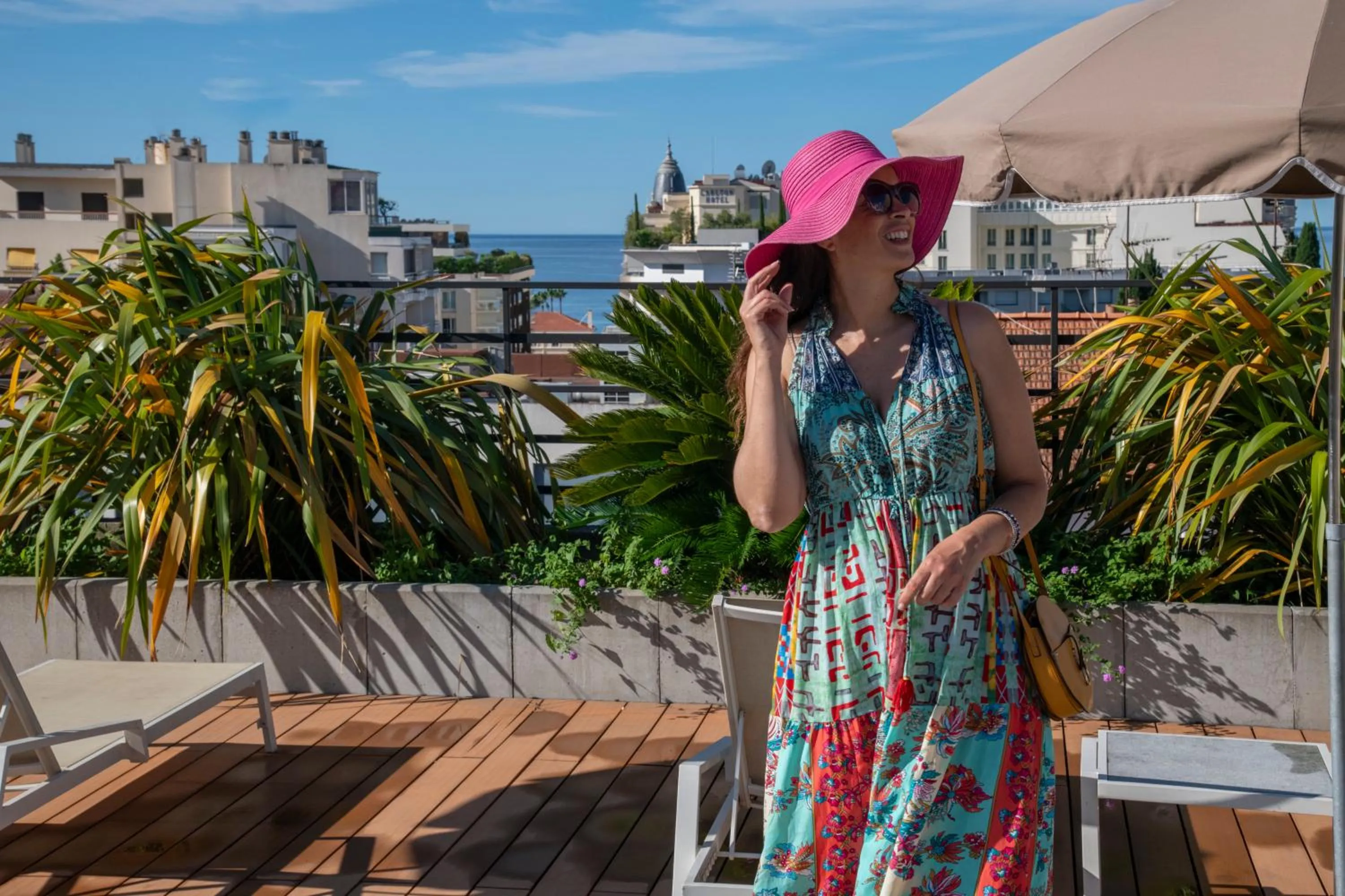 Patio in Best Western Premier Le Patio des Artistes Wellness Jacuzzi